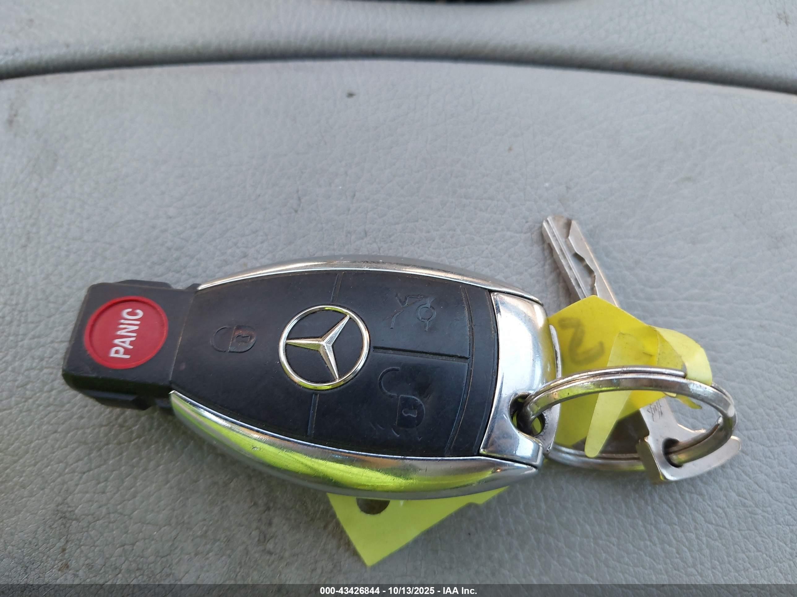 2010 Mercedes-benz S 550   Серебряный vin: WDDNG7BB7AA325979