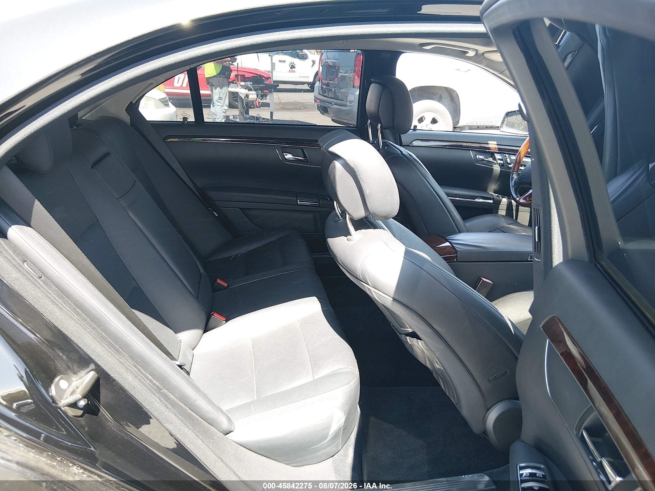 2010 Mercedes-benz S 550   Black vin: WDDNG7BB7AA328798