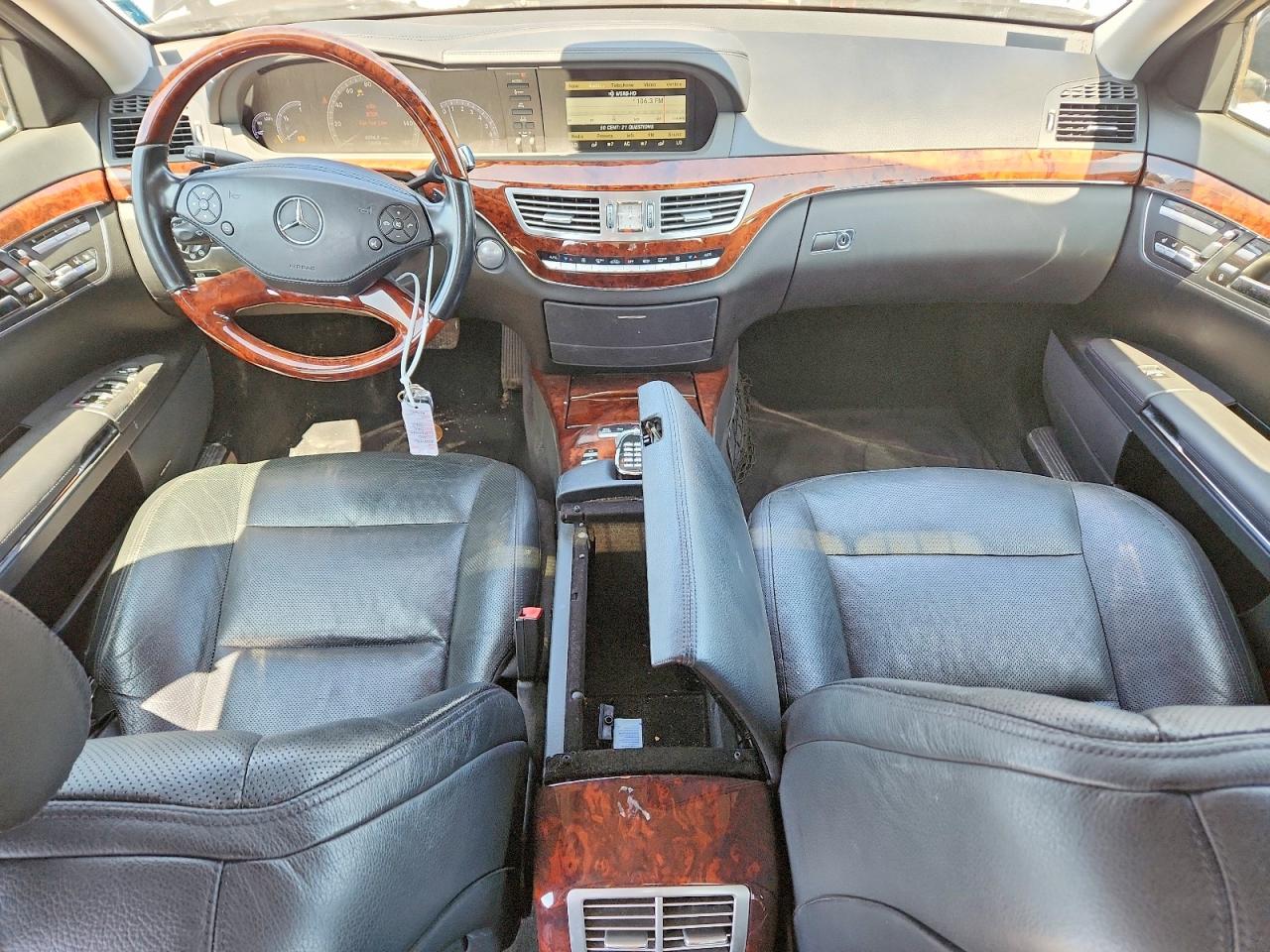 2010 Mercedes-benz S 550 Black vin: WDDNG7BB7AA356987