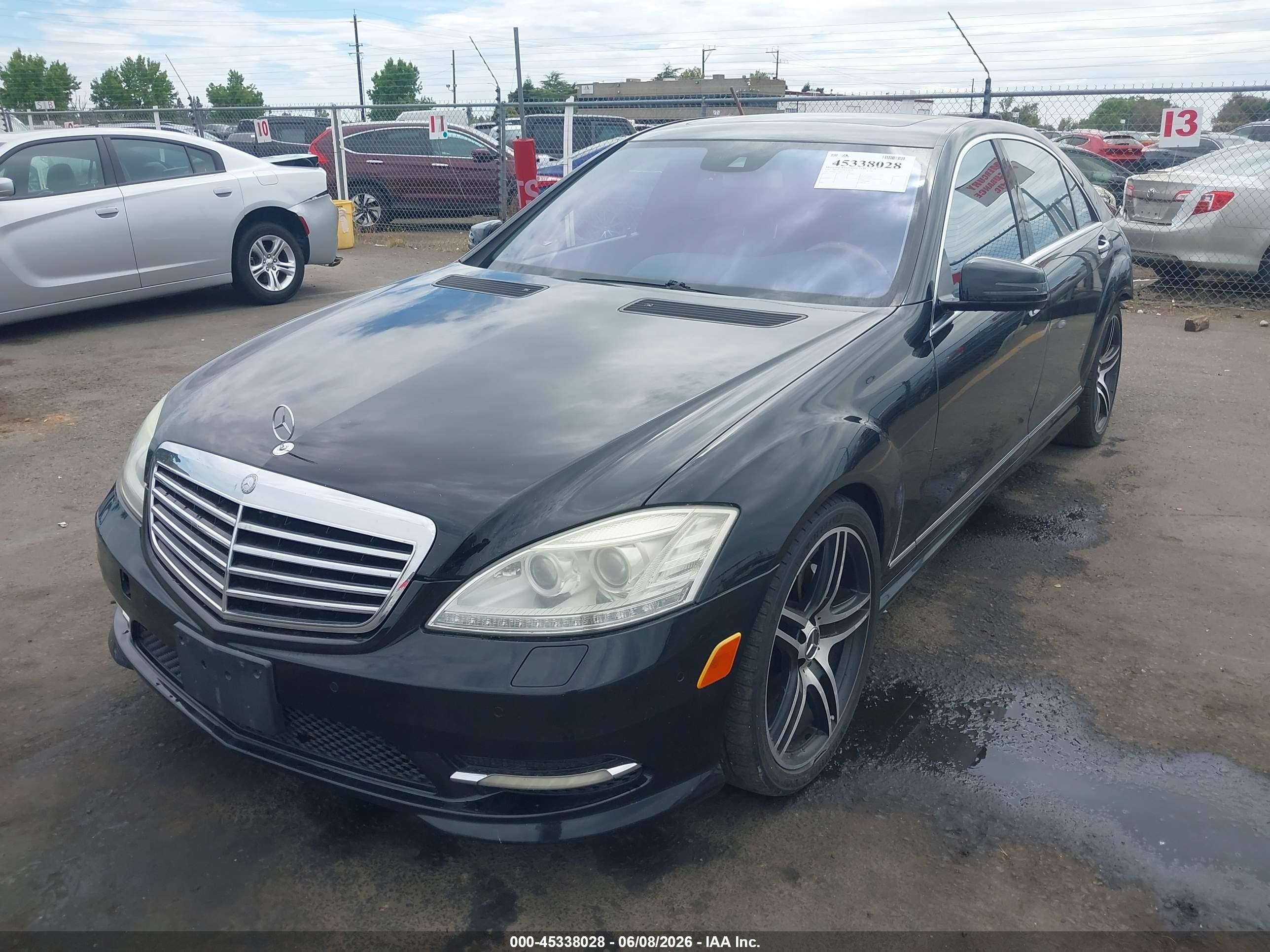 2010 Mercedes-benz S 550   Black vin: WDDNG7BB8AA297318