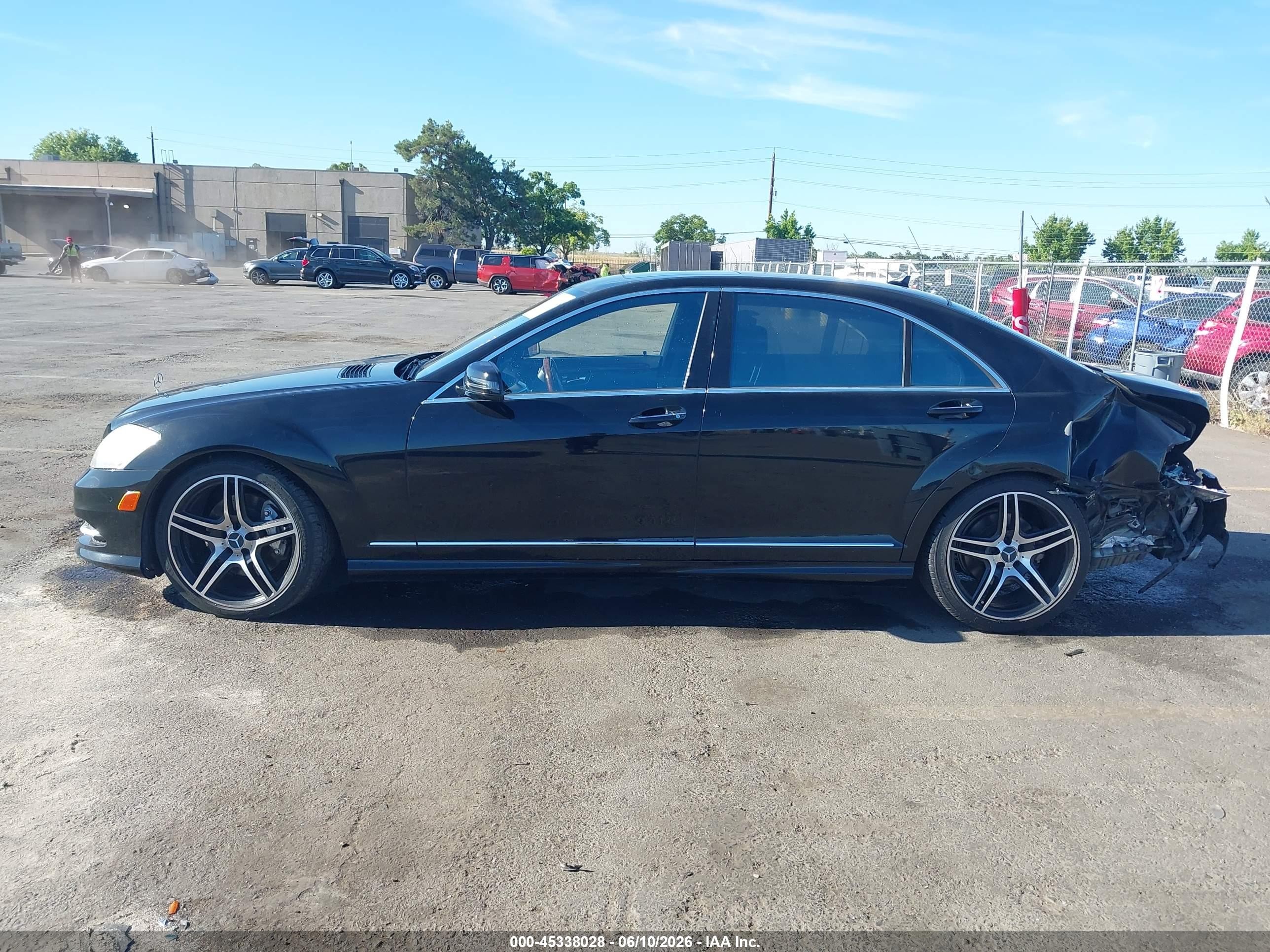 2010 Mercedes-benz S 550   Black vin: WDDNG7BB8AA297318