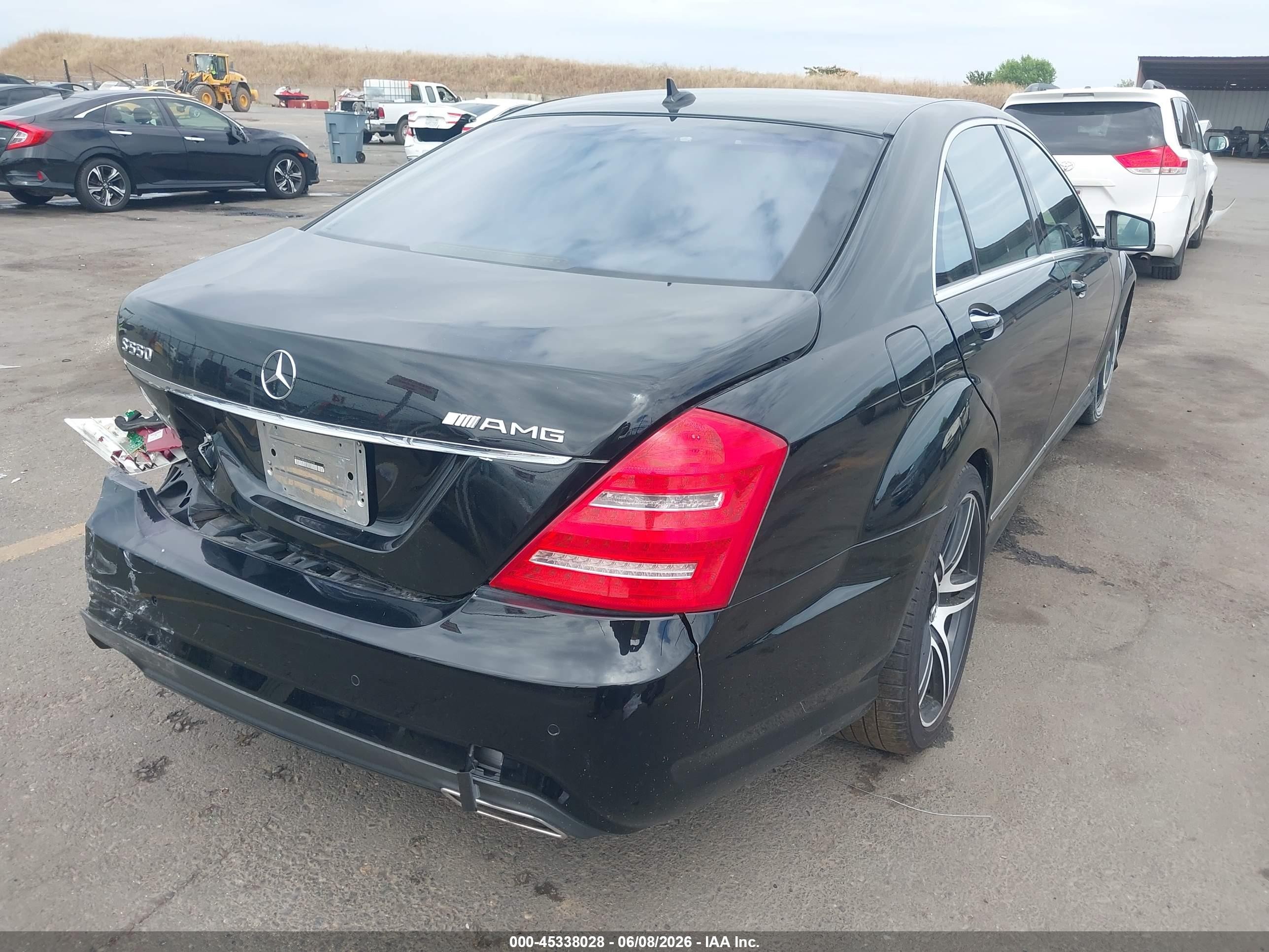 2010 Mercedes-benz S 550   Black vin: WDDNG7BB8AA297318