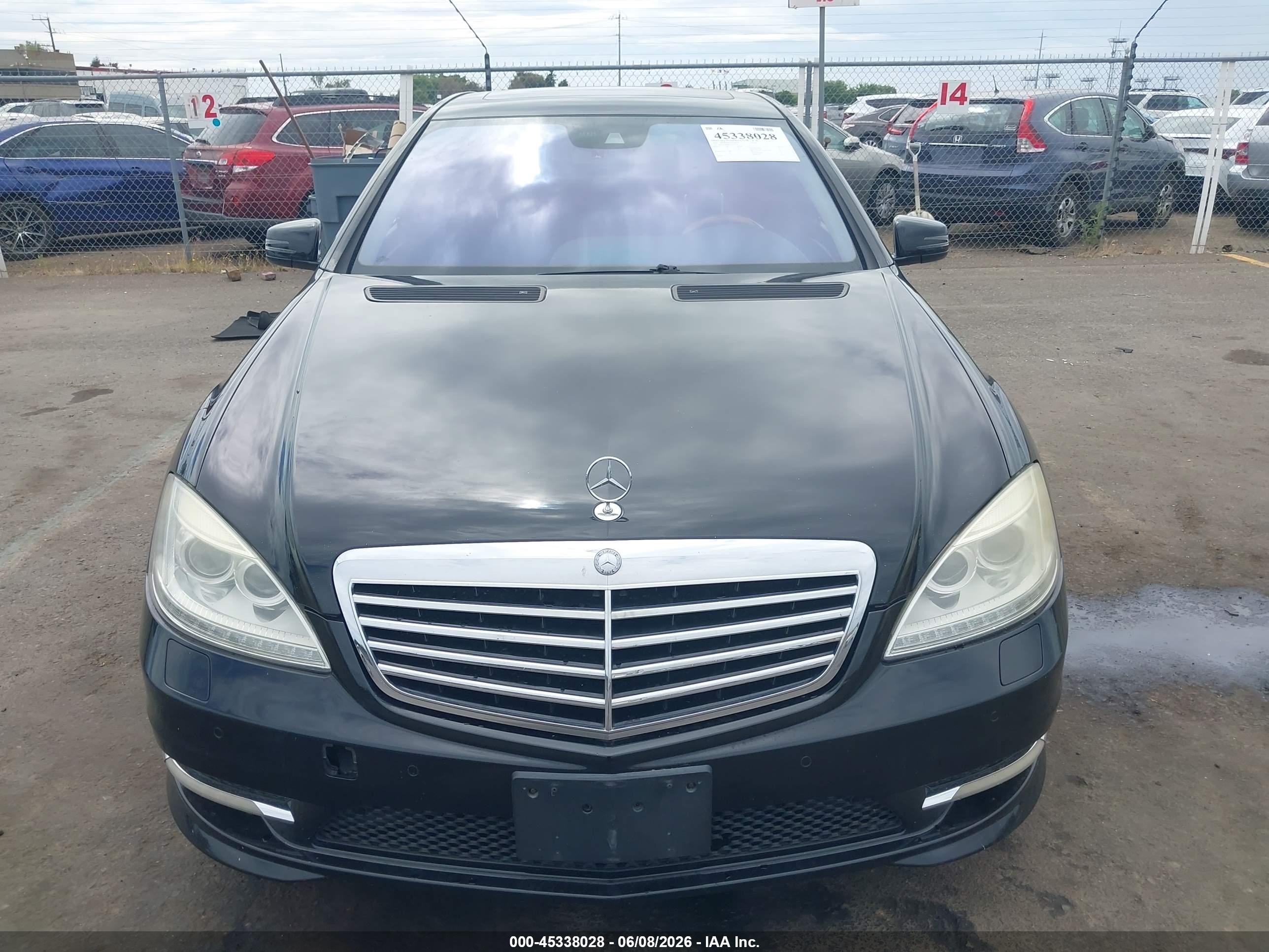 2010 Mercedes-benz S 550   Black vin: WDDNG7BB8AA297318