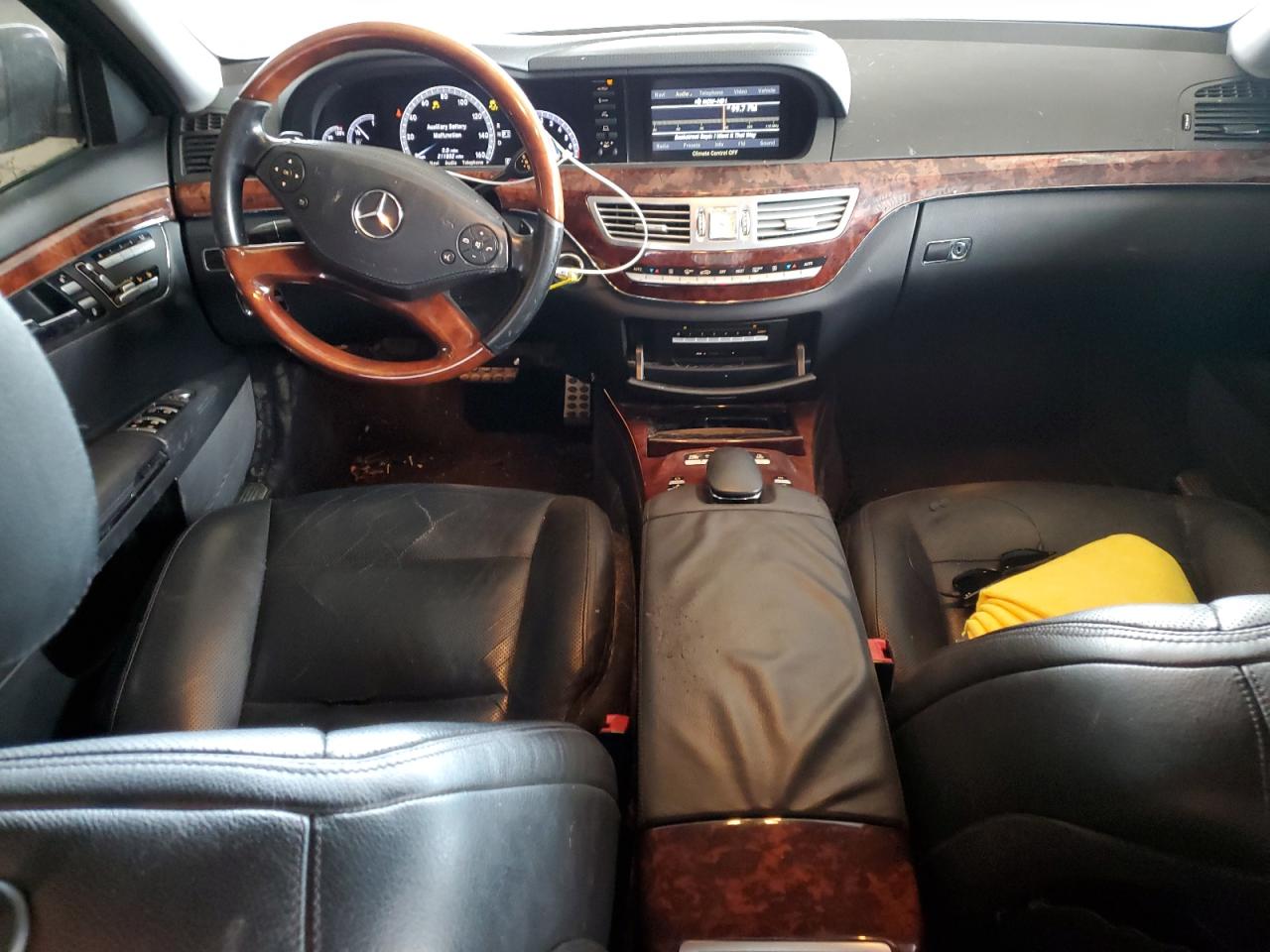 2010 Mercedes-benz S 550 Gray vin: WDDNG7BB8AA324999
