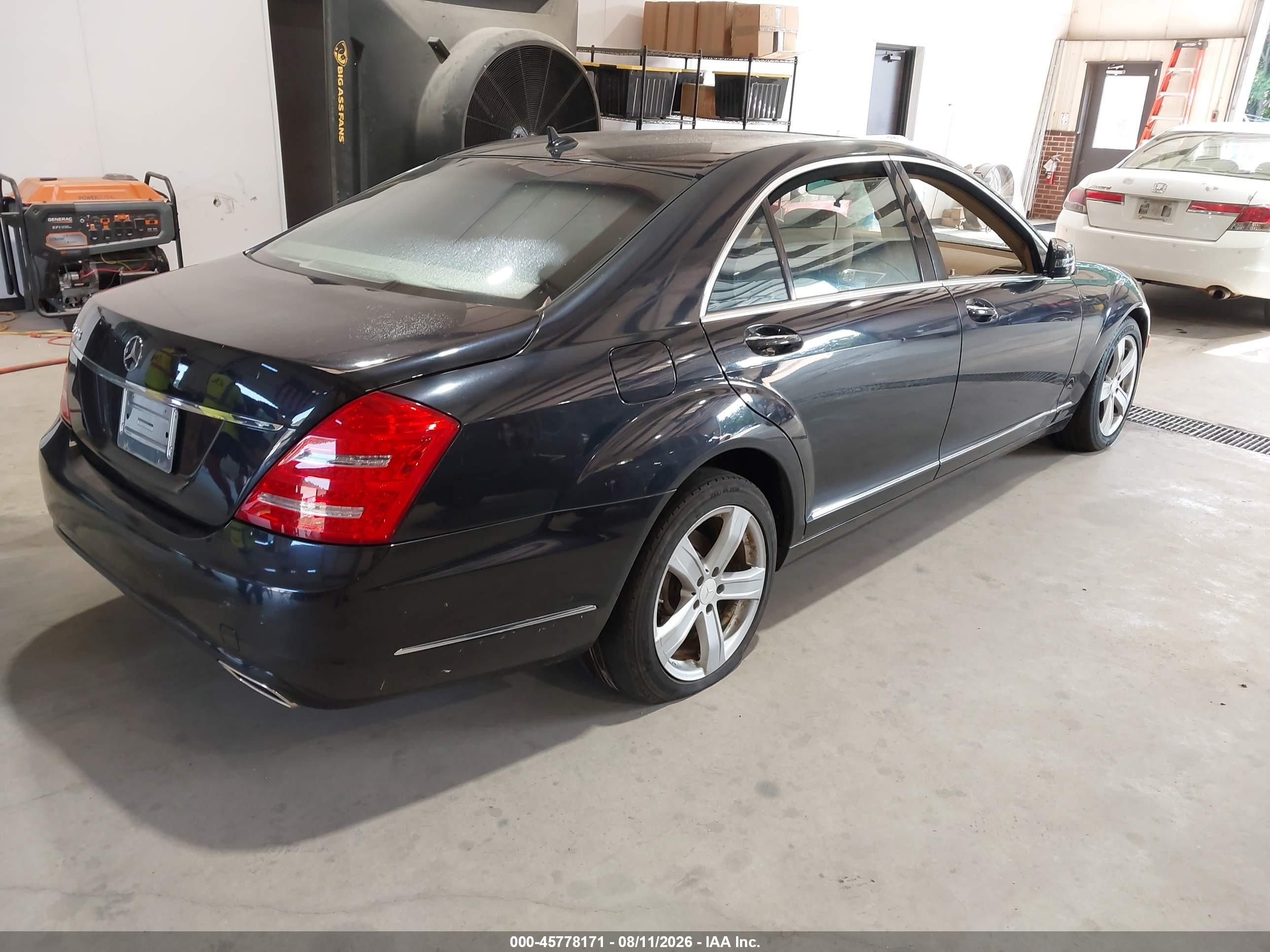 2010 Mercedes-benz S 550   Black vin: WDDNG7BB8AA329507