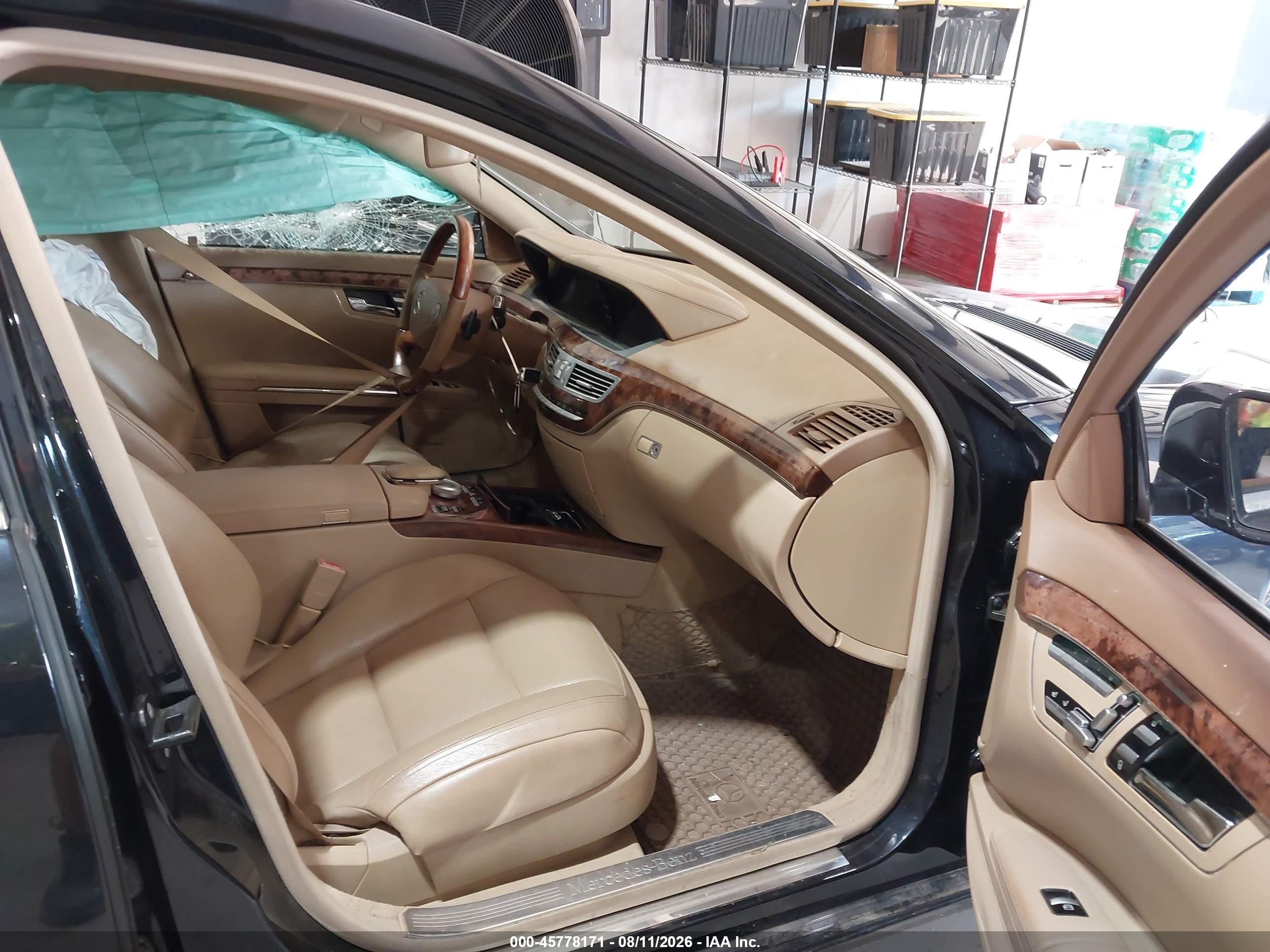 2010 Mercedes-benz S 550   Black vin: WDDNG7BB8AA329507