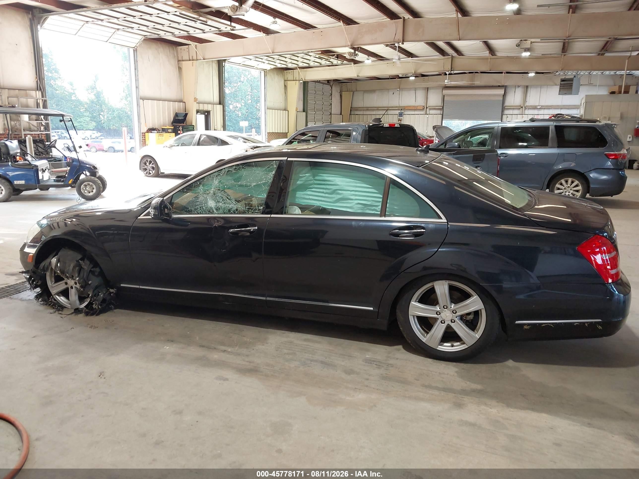 2010 Mercedes-benz S 550   Black vin: WDDNG7BB8AA329507