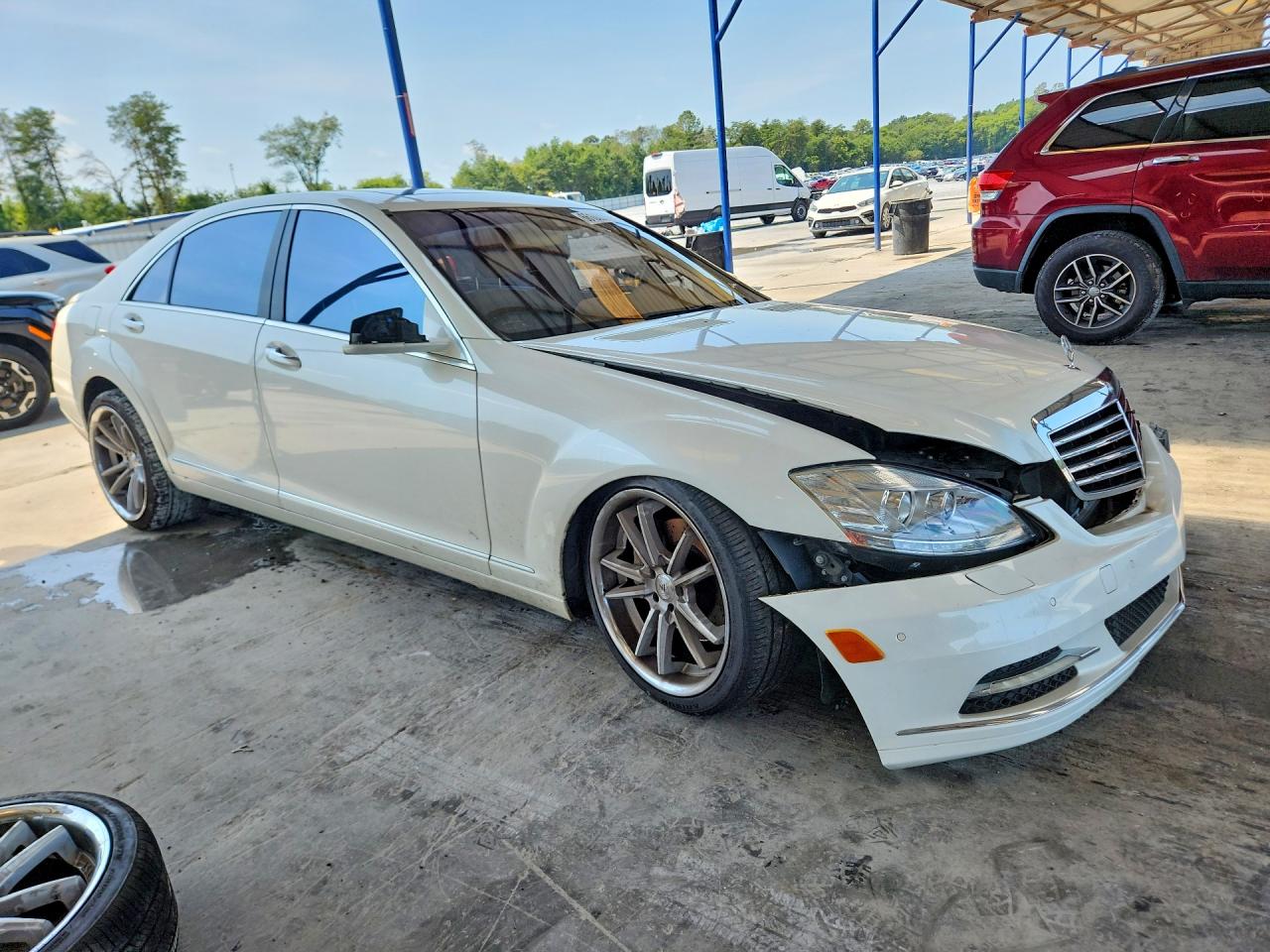 2010 Mercedes-benz S 550 White vin: WDDNG7BB8AA340684