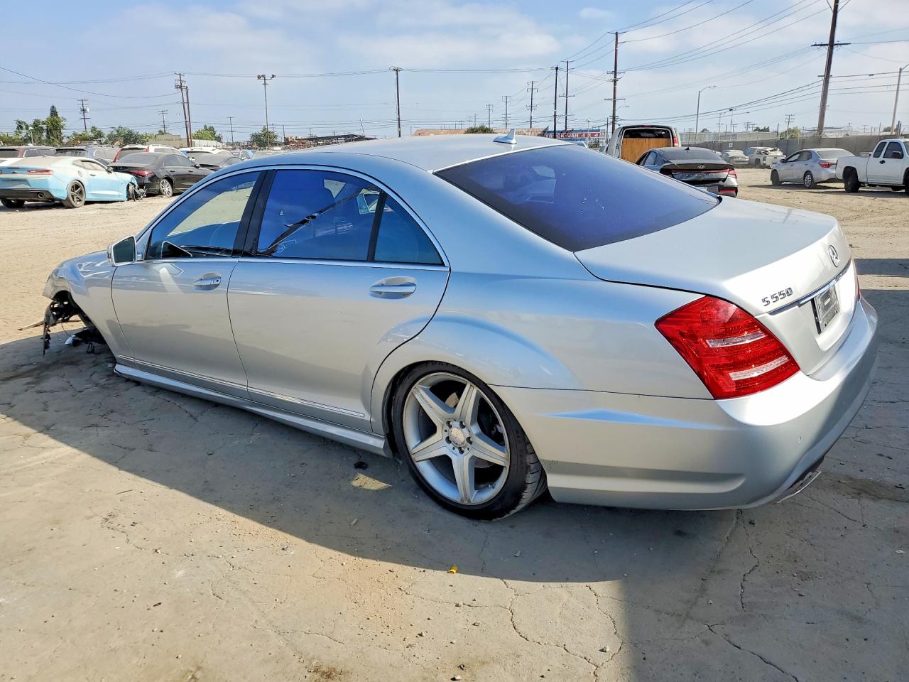 2011 Mercedes-benz S 550 Silver vin: WDDNG7BB8BA386842