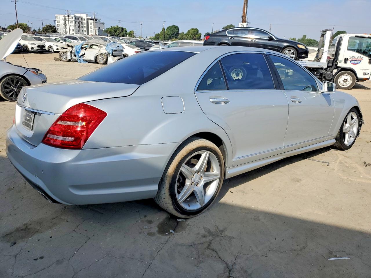 2011 Mercedes-benz S 550 Silver vin: WDDNG7BB8BA386842