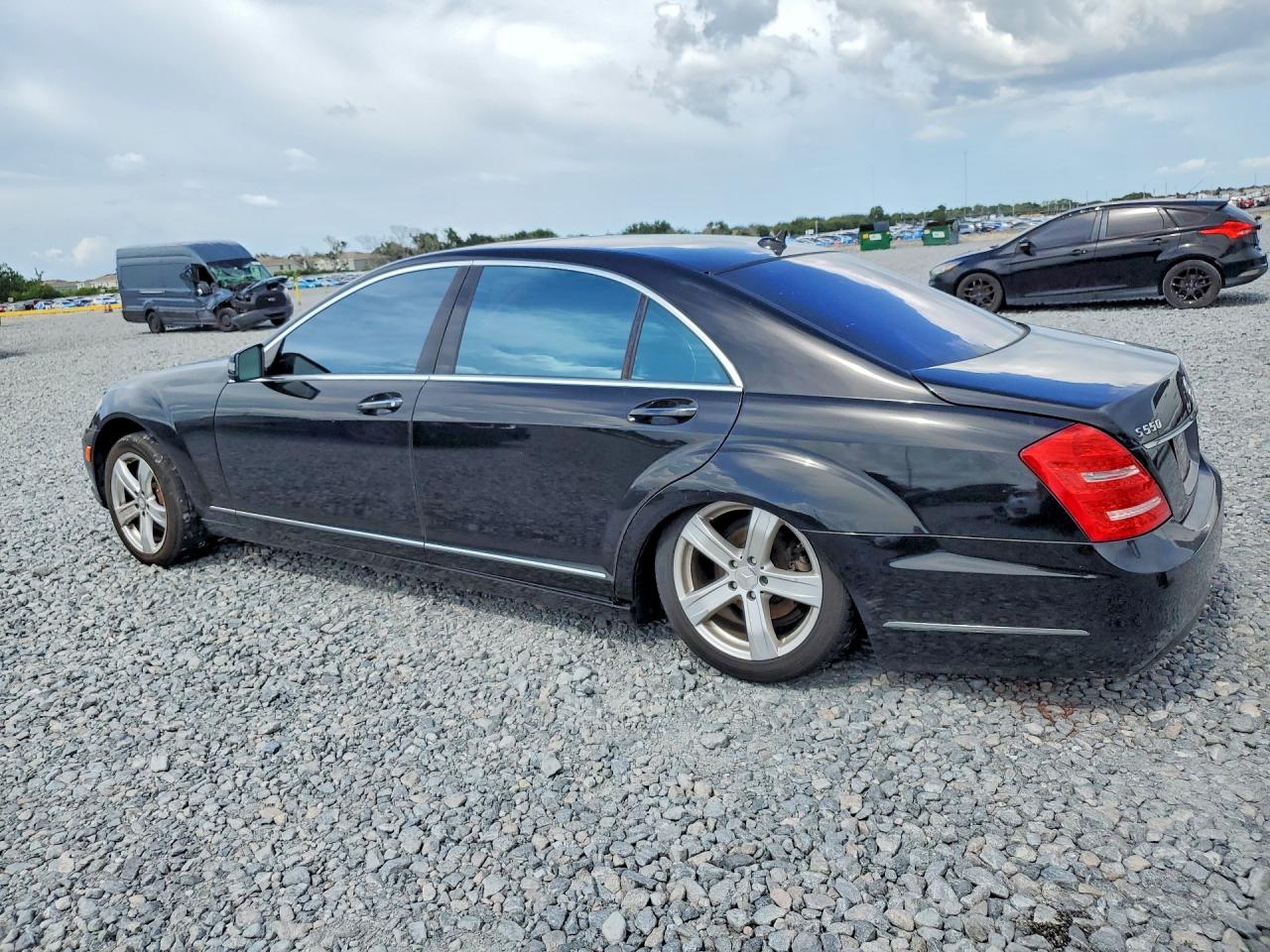 2011 Mercedes-benz S 550 Black vin: WDDNG7BB8BA387926