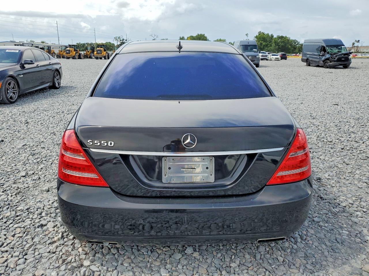 2011 Mercedes-benz S 550 Black vin: WDDNG7BB8BA387926