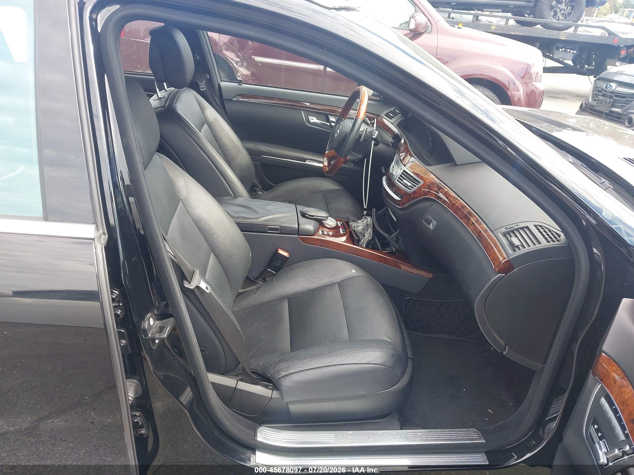2011 Mercedes-benz S 550   Black vin: WDDNG7BB9BA362811
