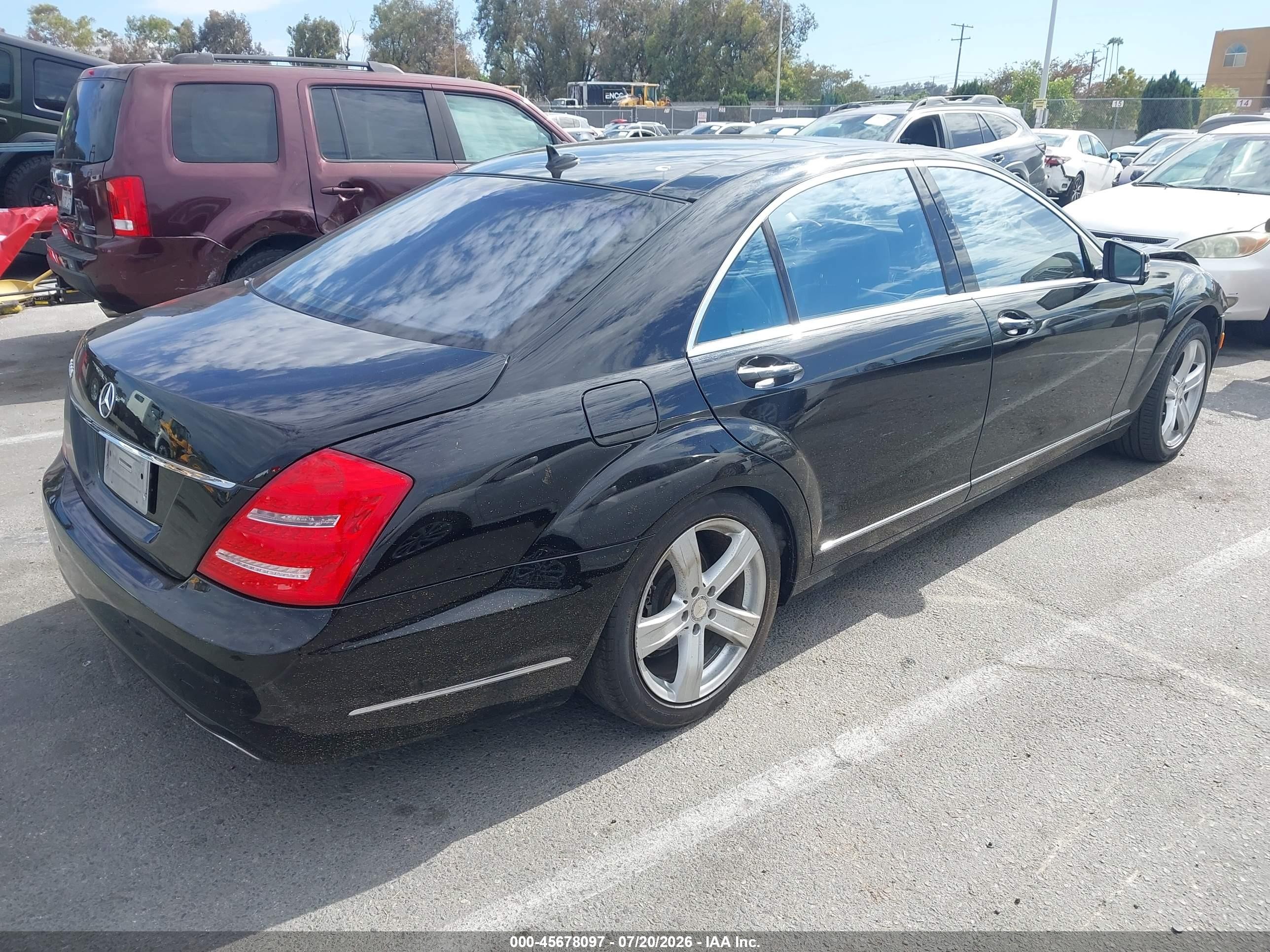 2011 Mercedes-benz S 550   Black vin: WDDNG7BB9BA362811