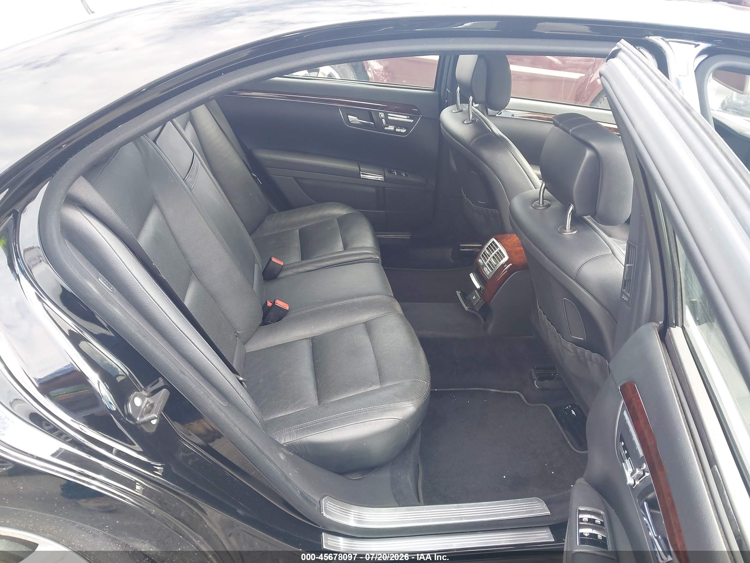 2011 Mercedes-benz S 550   Black vin: WDDNG7BB9BA362811