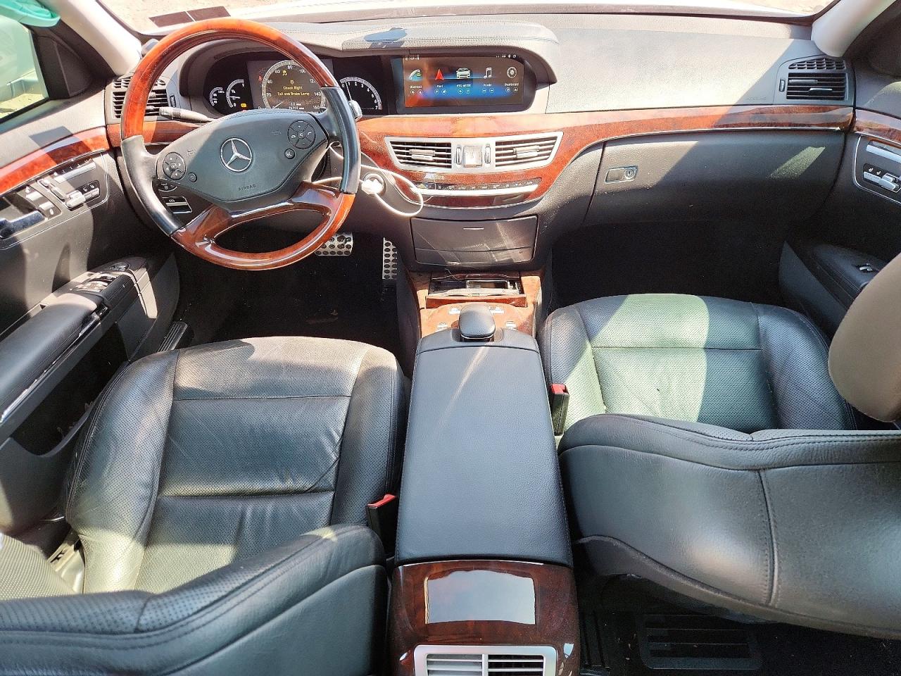2011 Mercedes-benz S 550 Silver vin: WDDNG7BB9BA368916