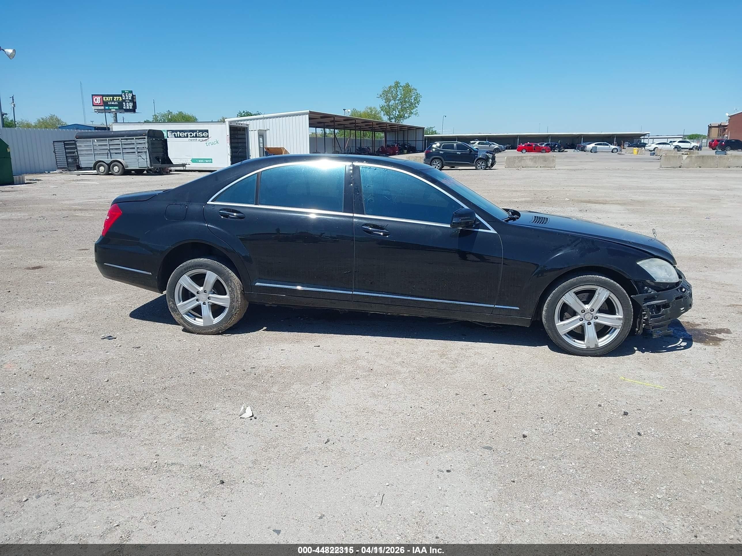 2011 Mercedes-benz S 550   Черный vin: WDDNG7BB9BA386879