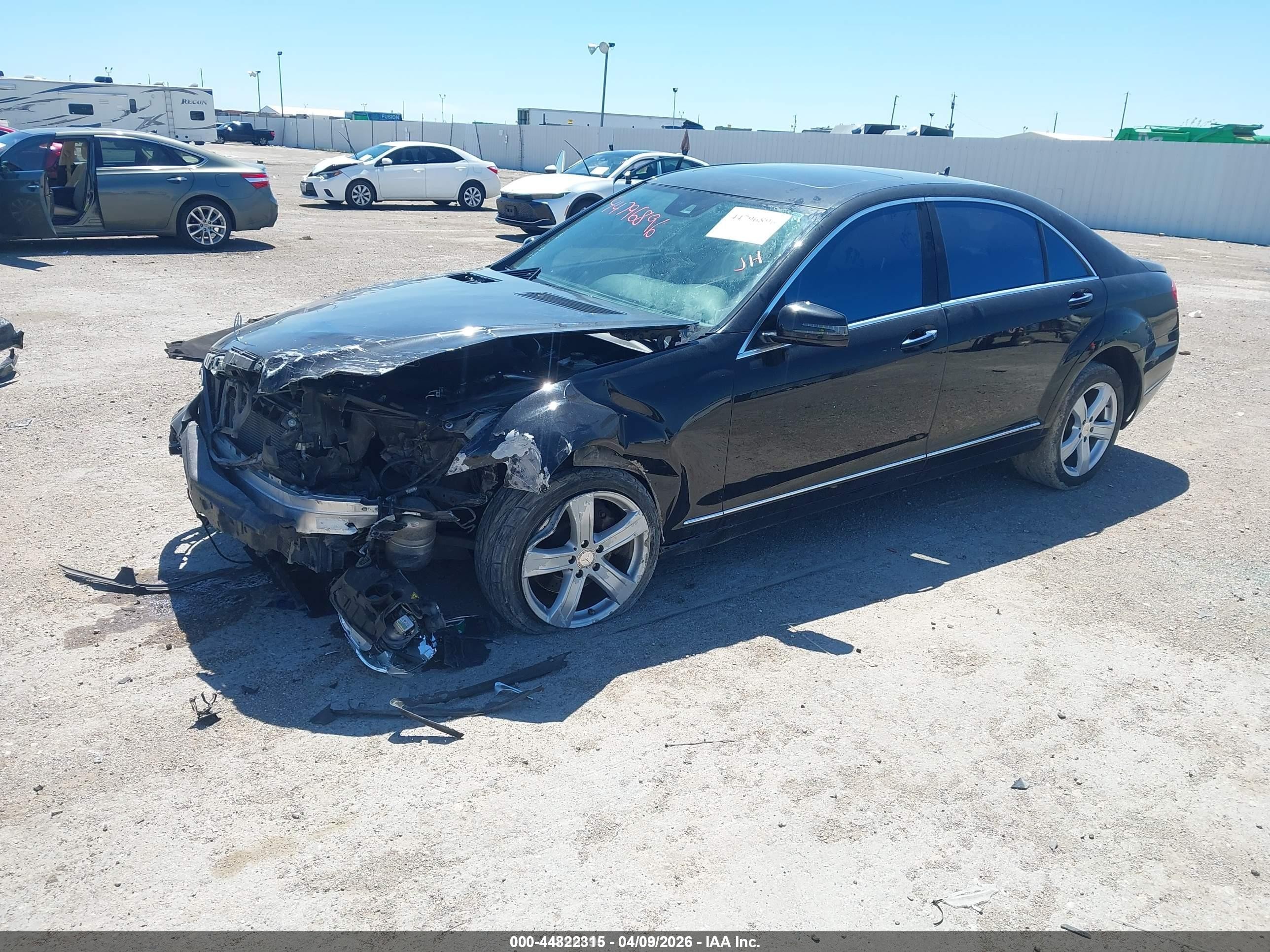 2011 Mercedes-benz S 550   Черный vin: WDDNG7BB9BA386879