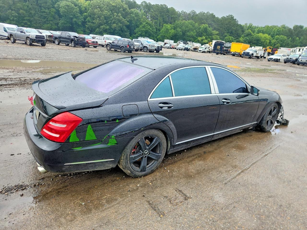 2011 Mercedes-benz S 550 Black vin: WDDNG7BB9BA397171