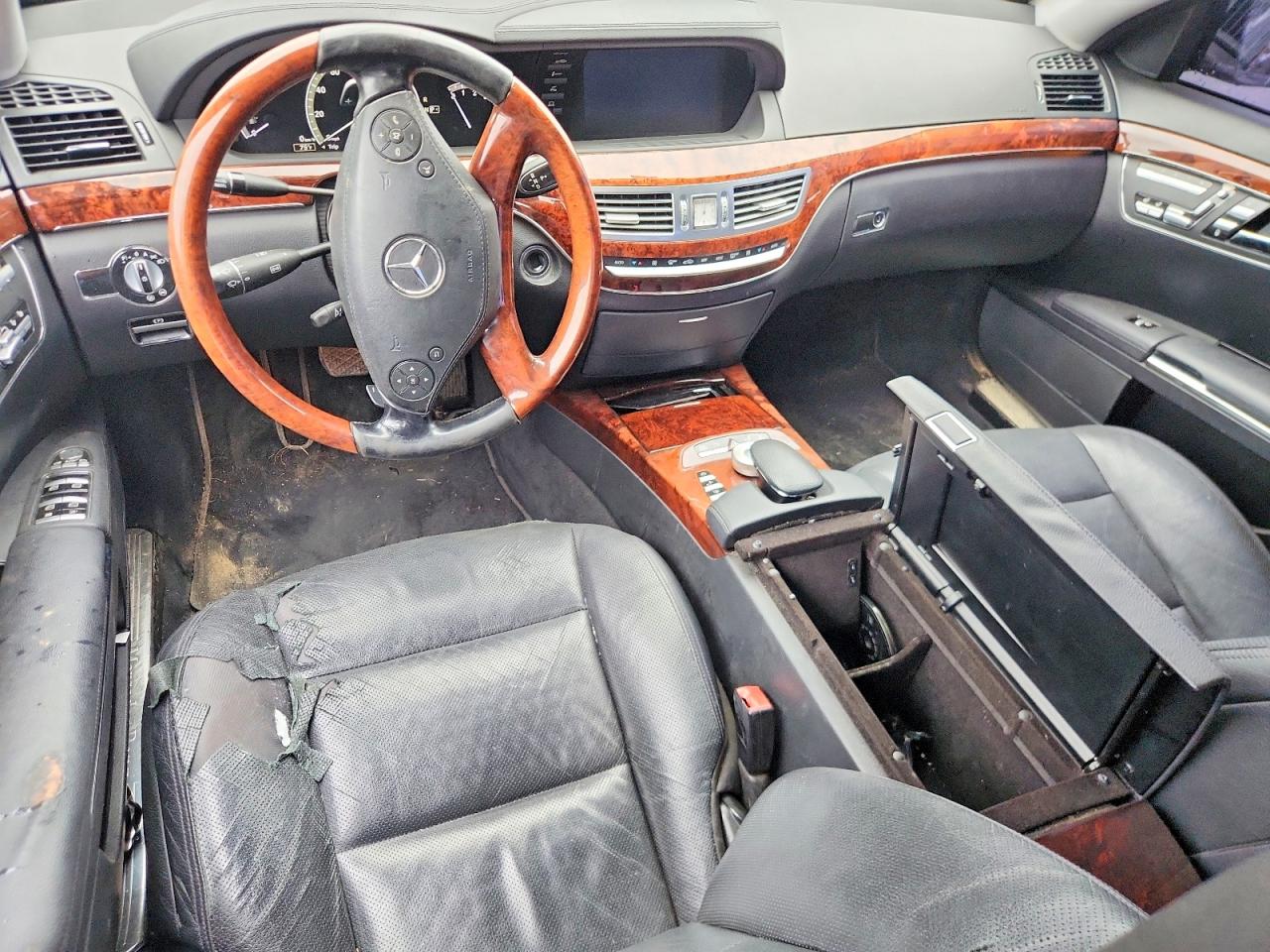 2011 Mercedes-benz S 550 Black vin: WDDNG7BB9BA397171