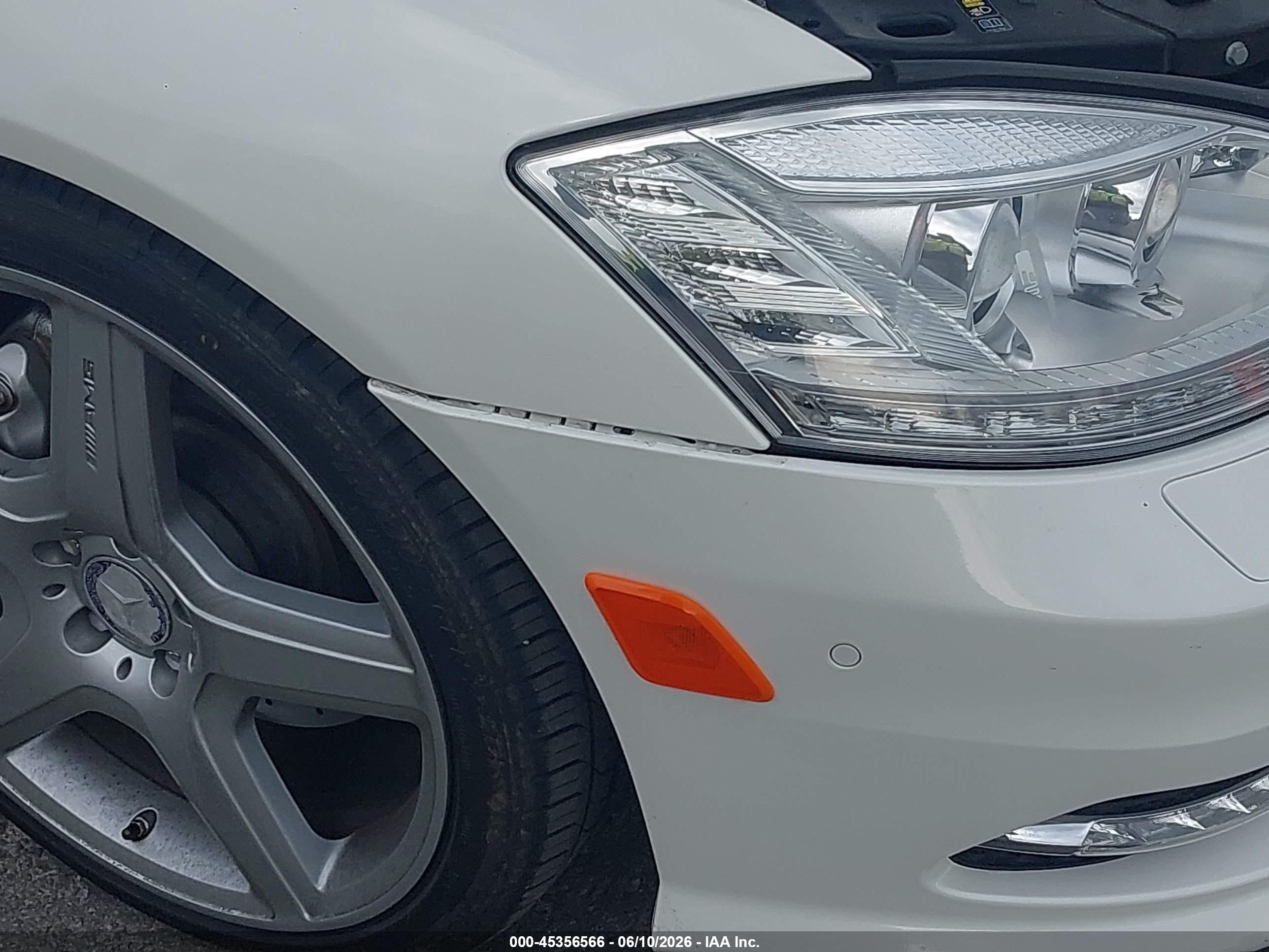 2011 Mercedes-benz S 550 Cream vin: WDDNG7BB9BA402059