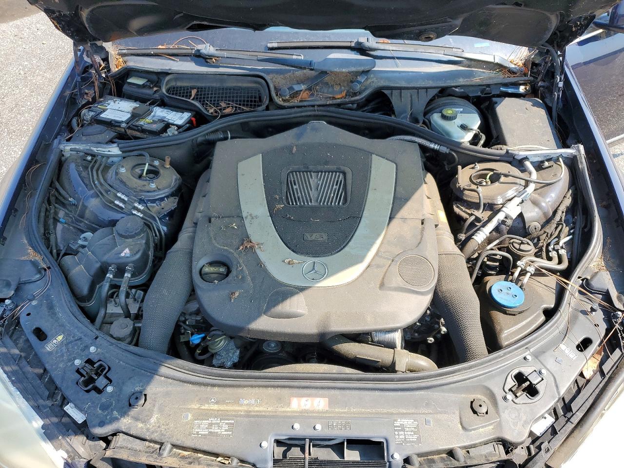 2011 Mercedes-benz S 550 Blue vin: WDDNG7BB9BA407083