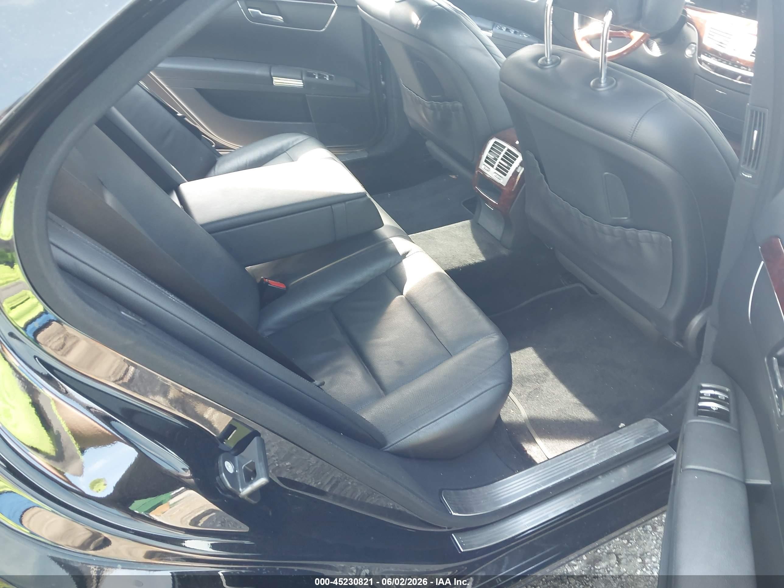 2011 Mercedes-benz S 550   Black vin: WDDNG7BB9BA416446