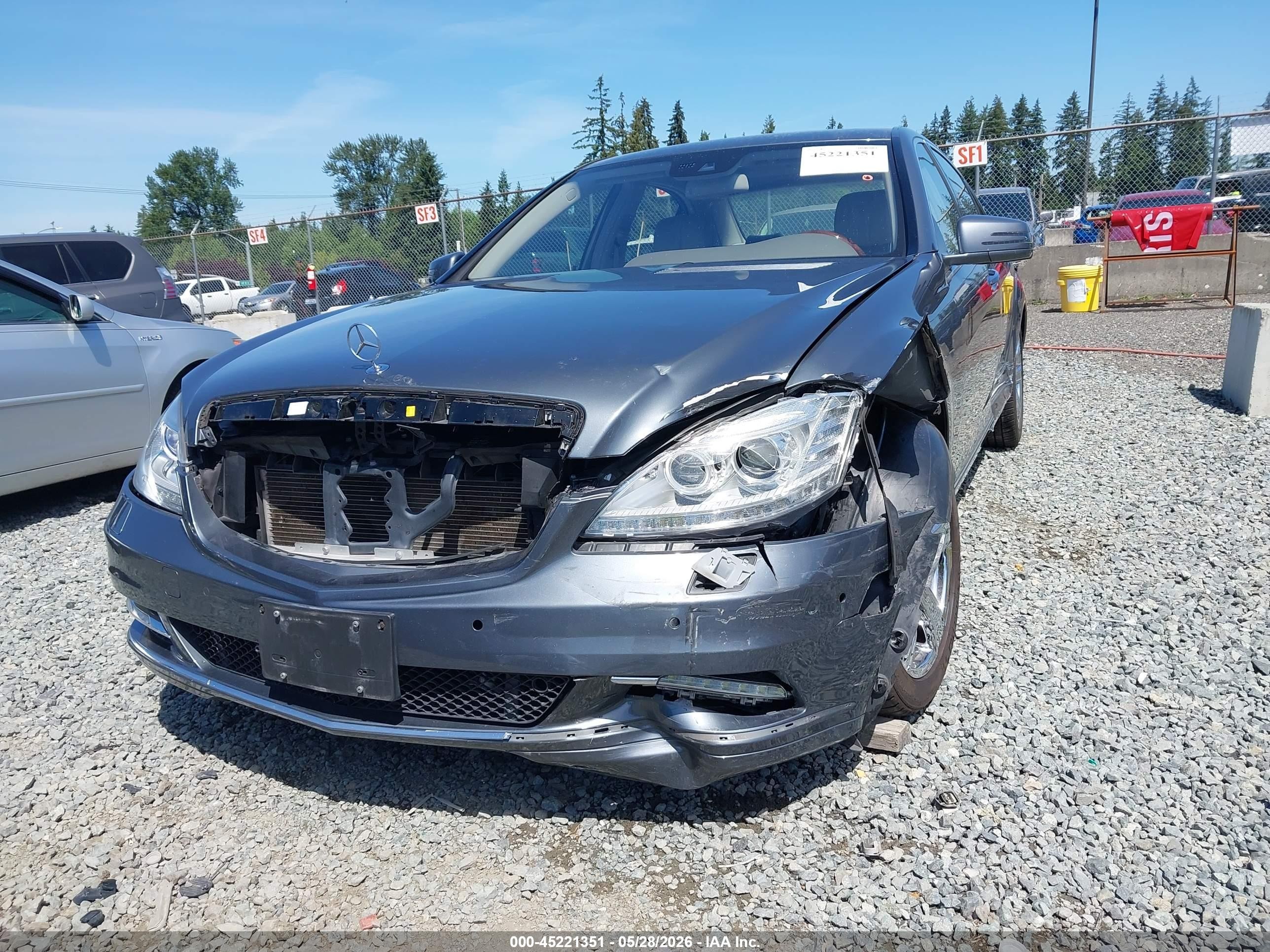 2010 Mercedes-benz S 550   Gray vin: WDDNG7BBXAA324227