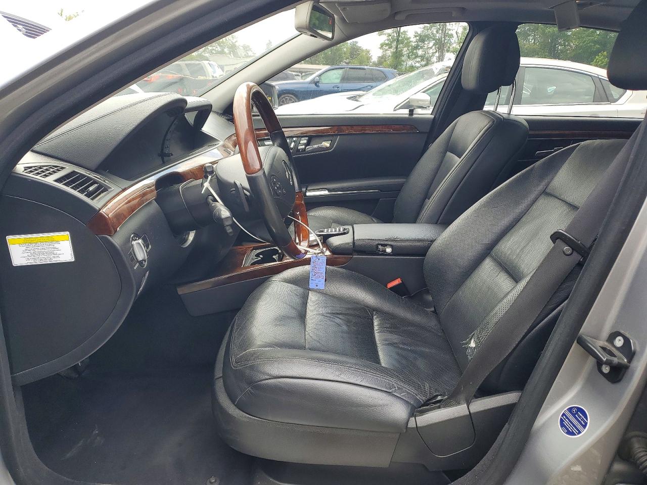 2011 Mercedes-benz S 550 Gray vin: WDDNG7BBXBA375891