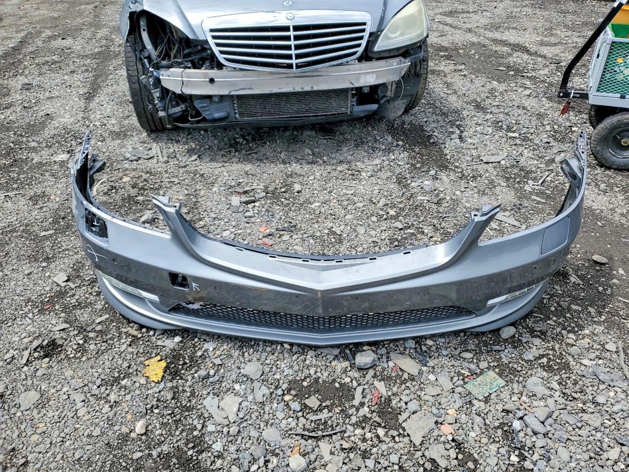 2011 Mercedes-benz S 550 Gray vin: WDDNG7BBXBA375891