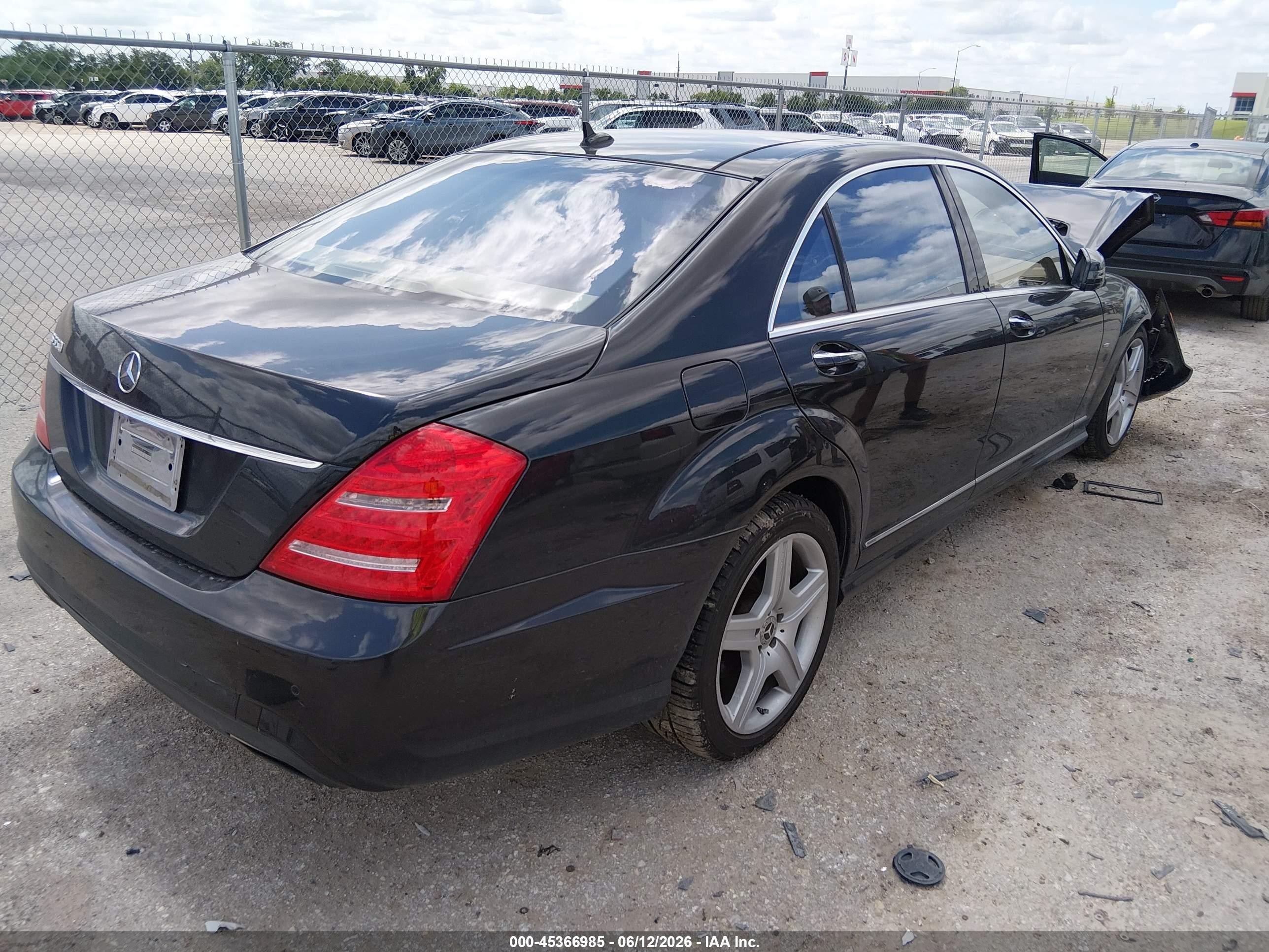 2012 Mercedes-benz S 550   Black vin: WDDNG7DB0CA469700
