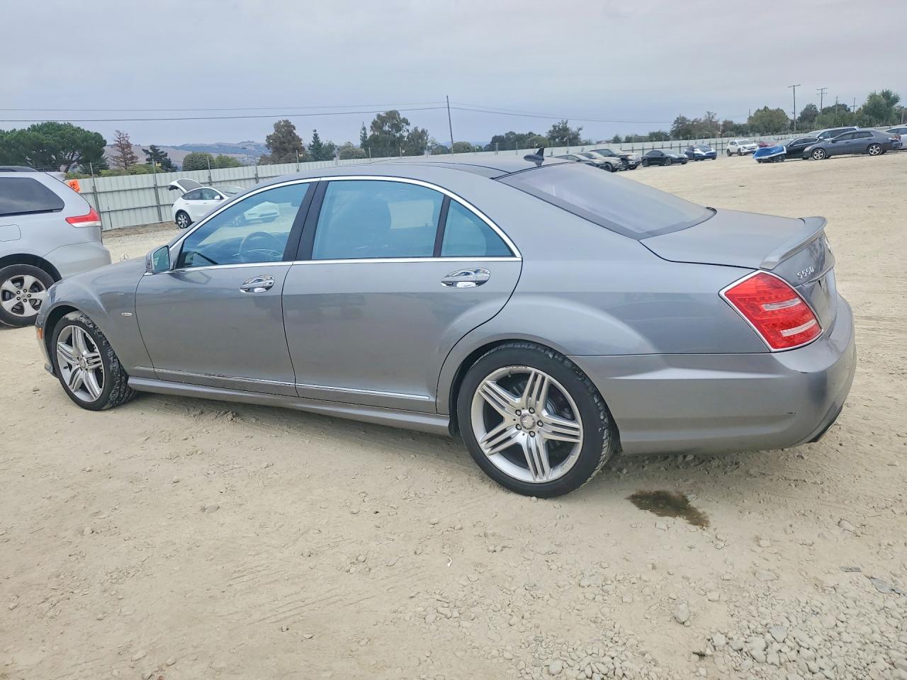 2012 Mercedes-benz S 550 Silver vin: WDDNG7DB1CA423521
