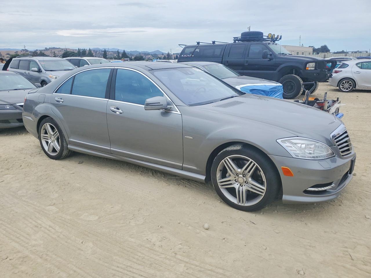 2012 Mercedes-benz S 550 Silver vin: WDDNG7DB1CA423521