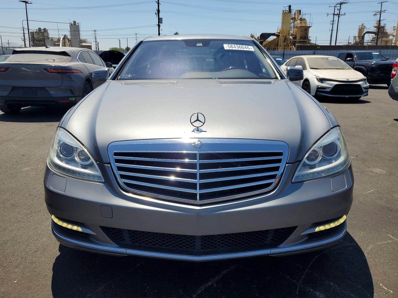 2012 Mercedes-benz S 550 Silver vin: WDDNG7DB1CA490863