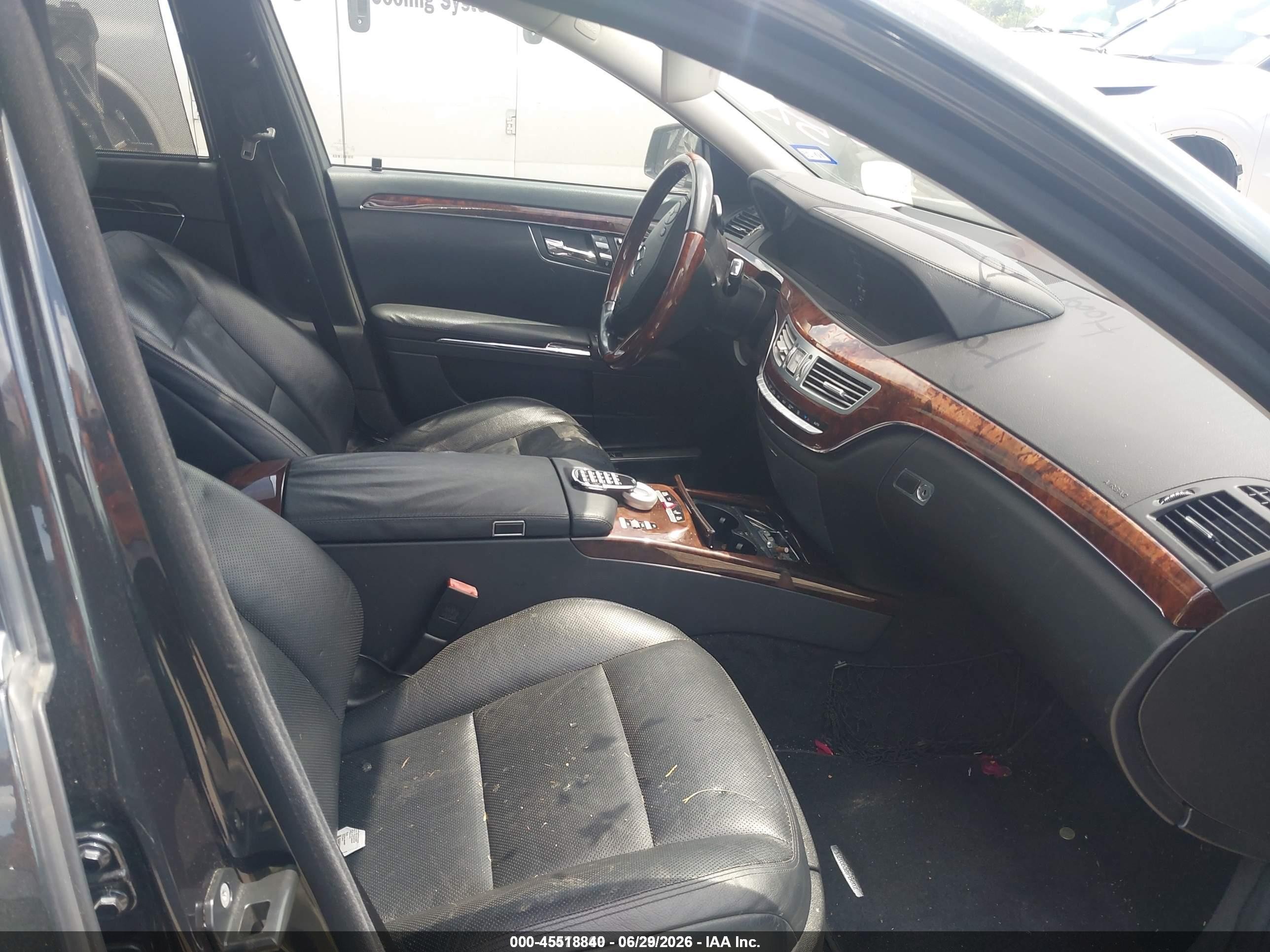 2013 Mercedes-benz S 550   Black vin: WDDNG7DB1DA495756