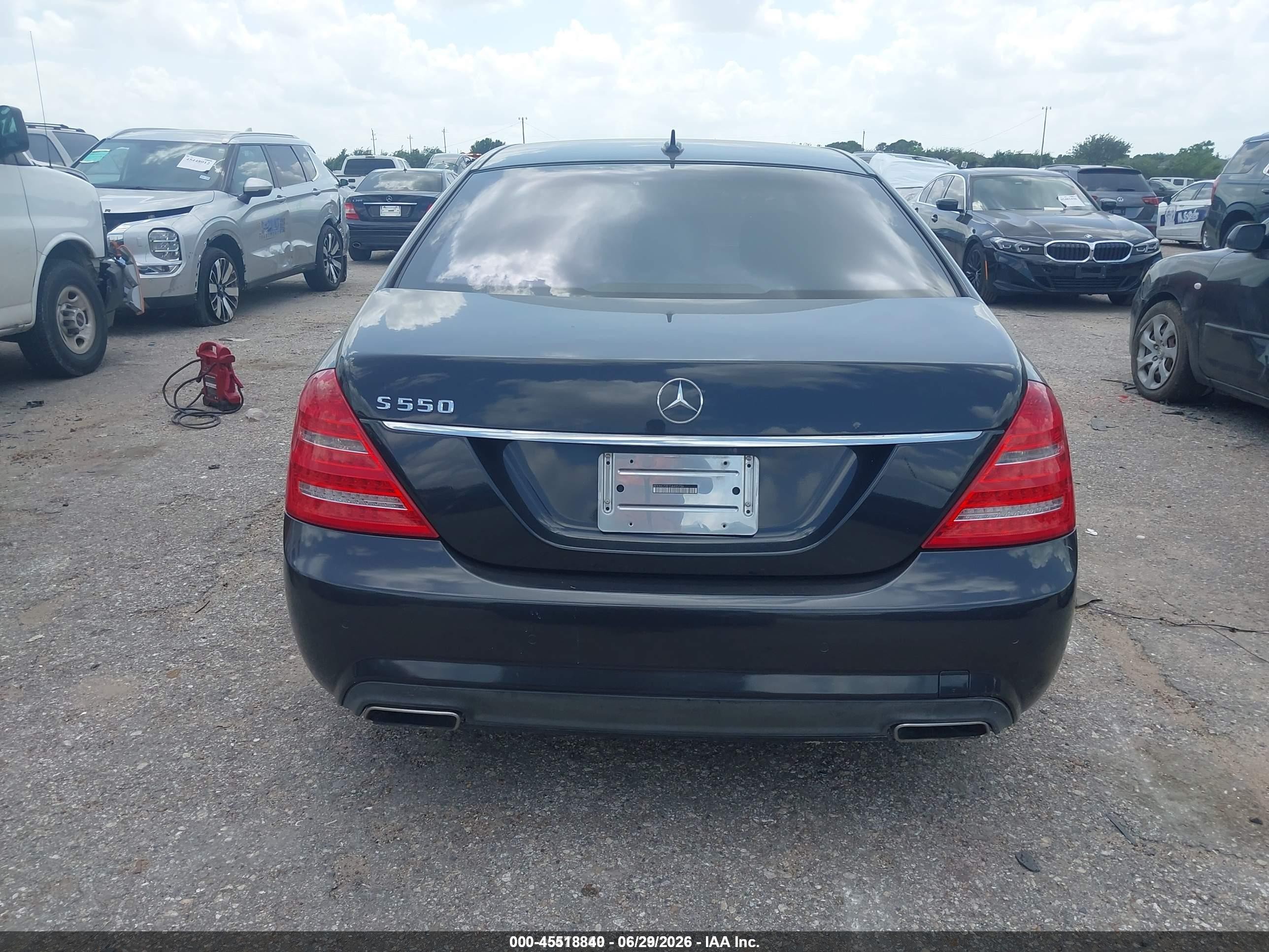 2013 Mercedes-benz S 550   Black vin: WDDNG7DB1DA495756
