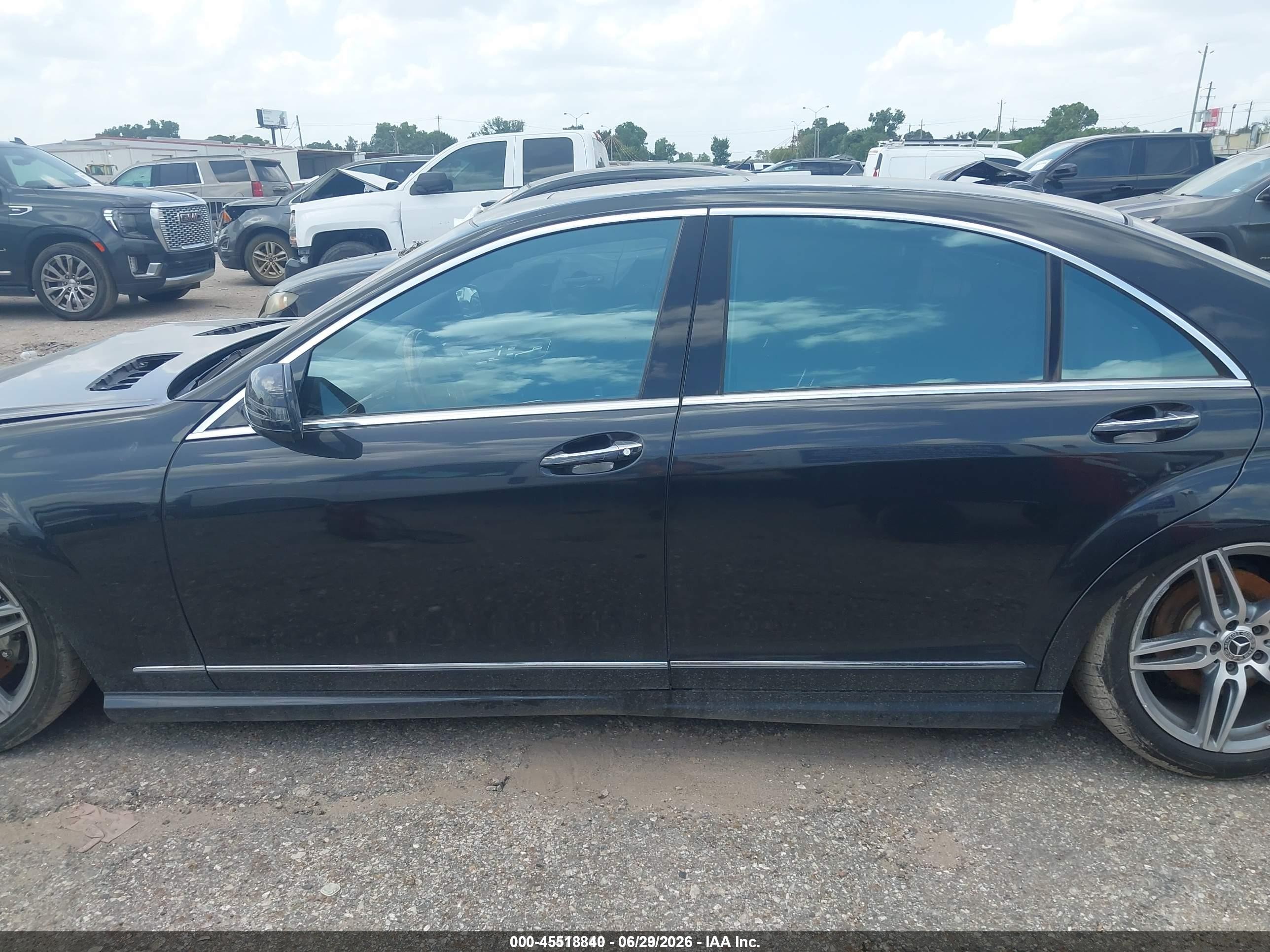 2013 Mercedes-benz S 550   Black vin: WDDNG7DB1DA495756
