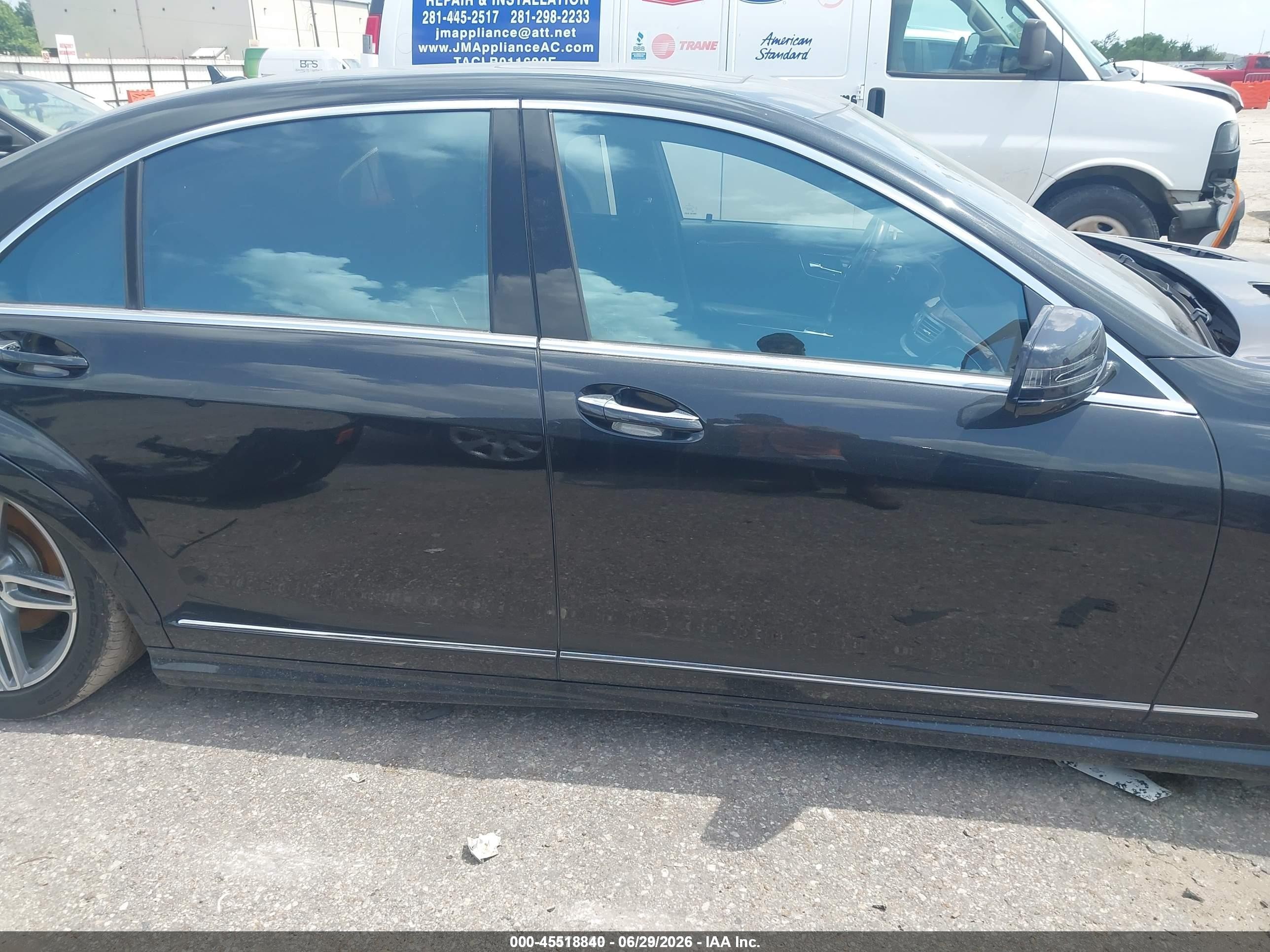 2013 Mercedes-benz S 550   Black vin: WDDNG7DB1DA495756