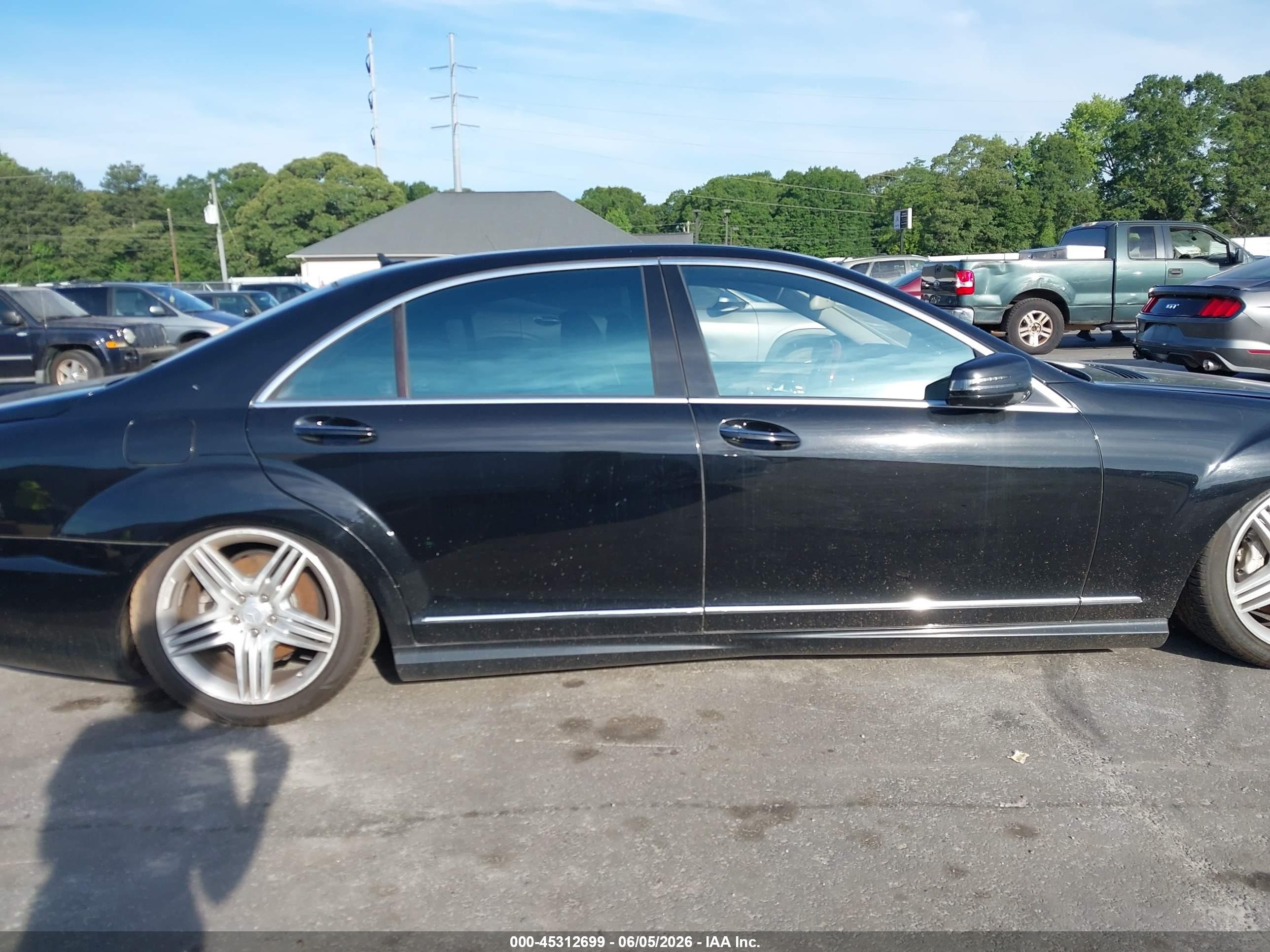 2013 Mercedes-benz S 550   Black vin: WDDNG7DB1DA503449