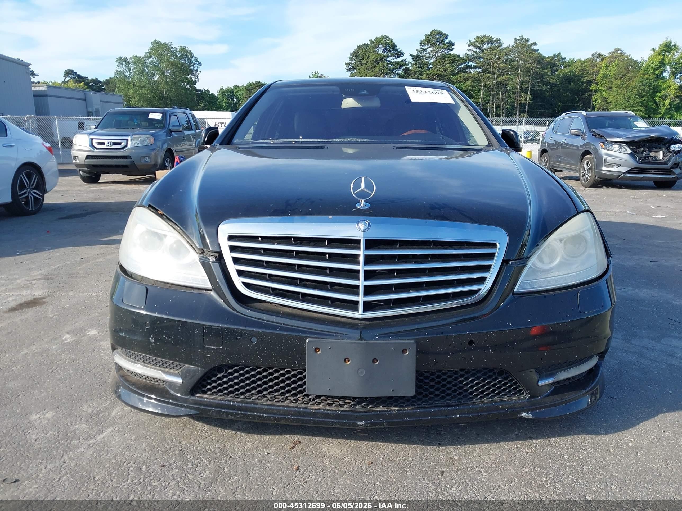 2013 Mercedes-benz S 550   Black vin: WDDNG7DB1DA503449