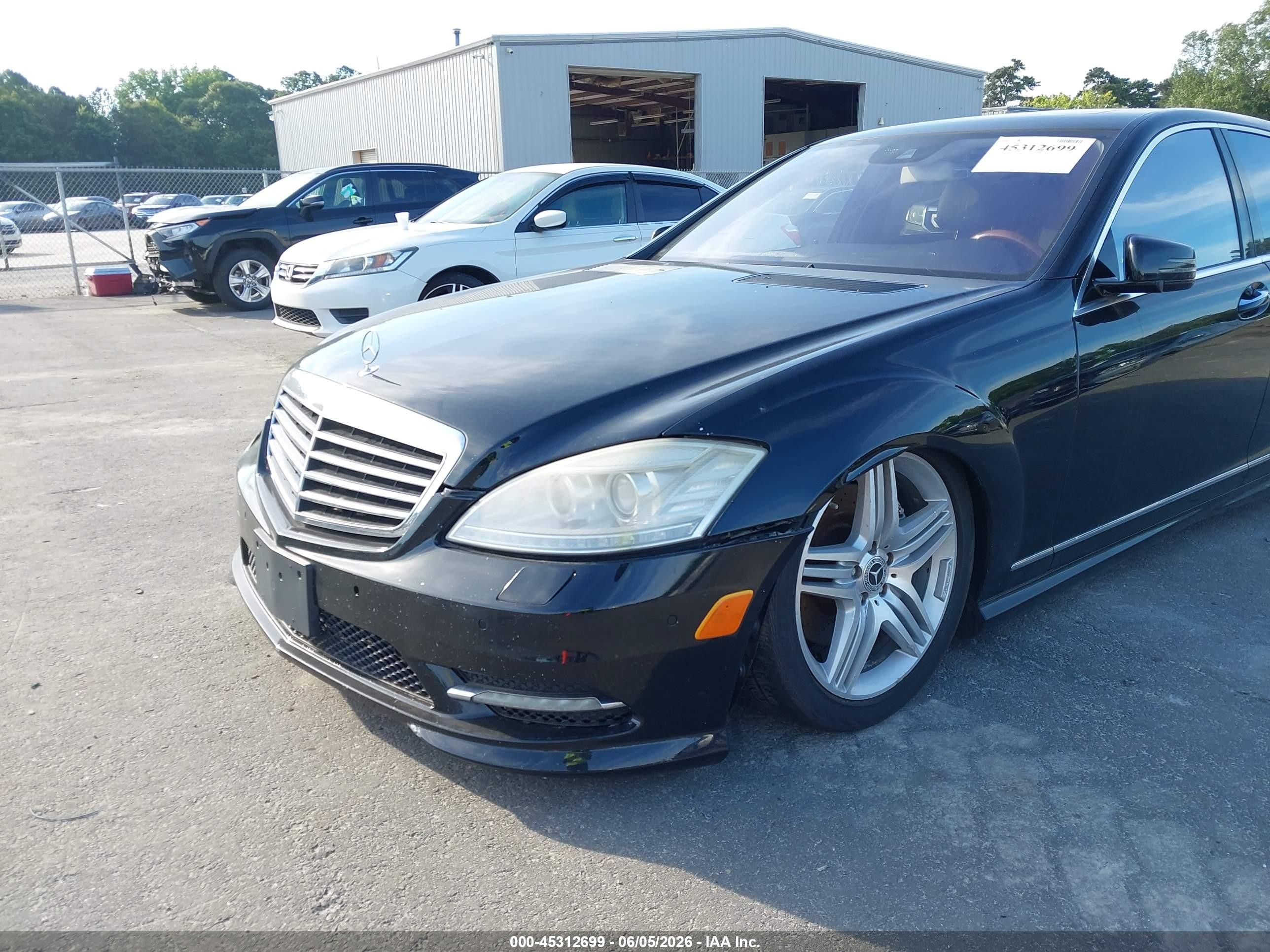 2013 Mercedes-benz S 550   Black vin: WDDNG7DB1DA503449