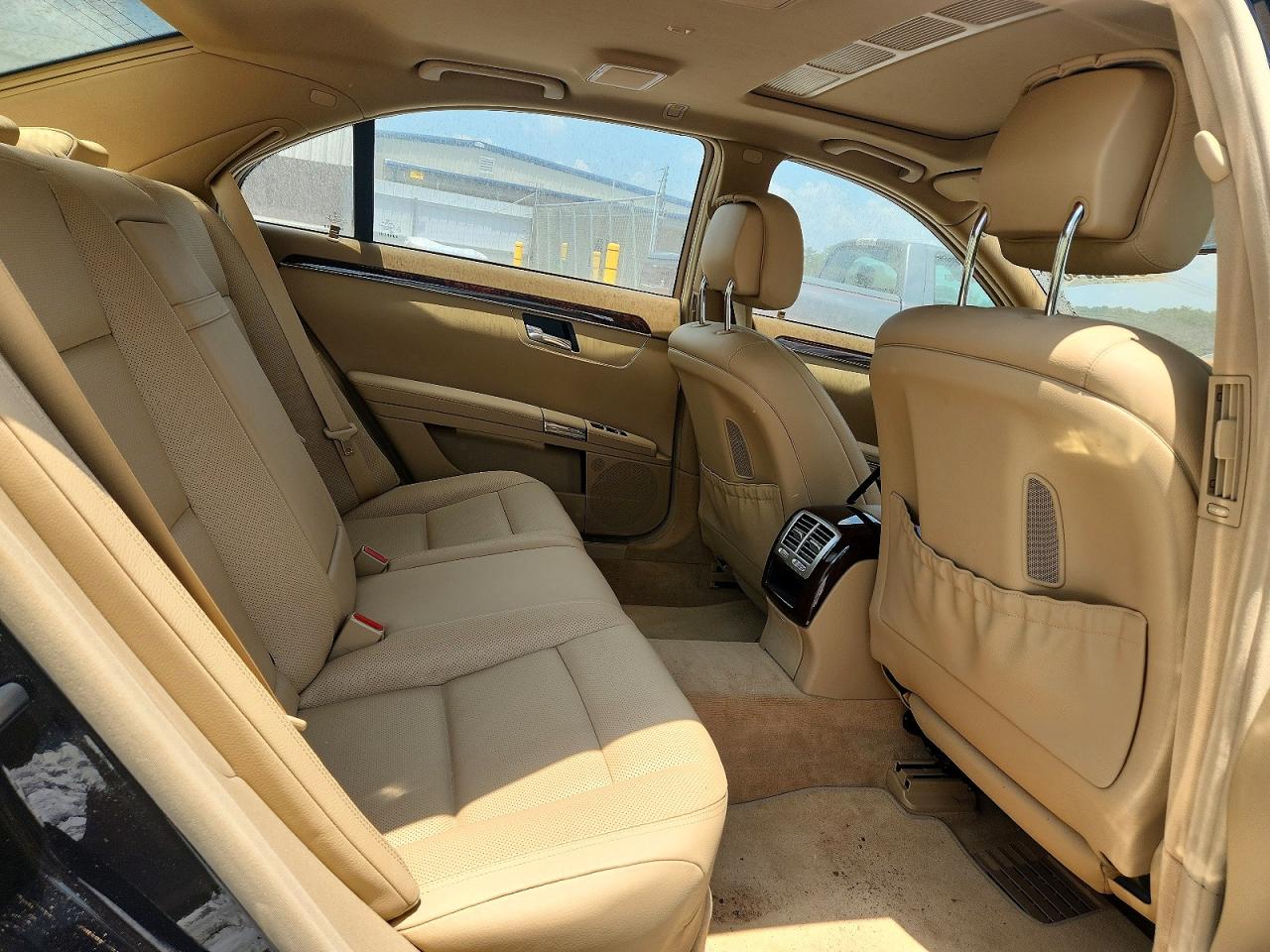 2013 Mercedes-benz S 550 Black vin: WDDNG7DB1DA509526