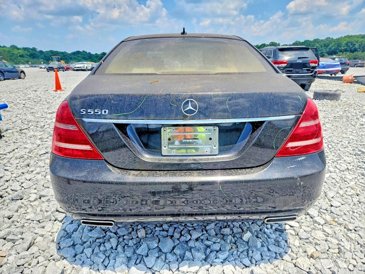 2013 Mercedes-benz S 550 Black vin: WDDNG7DB1DA509526