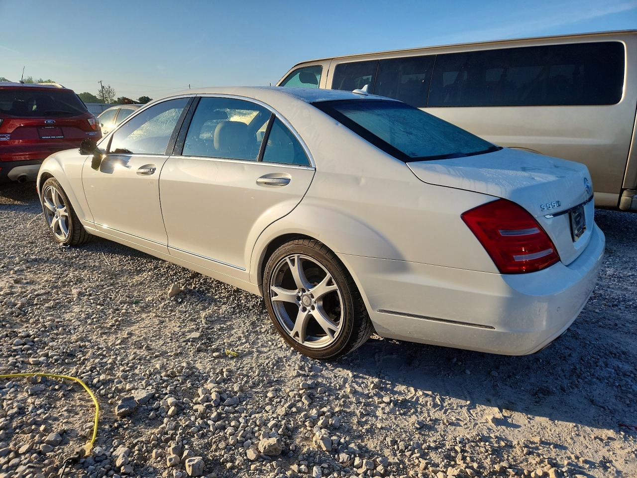 2013 Mercedes-benz S 550 White vin: WDDNG7DB1DA517965