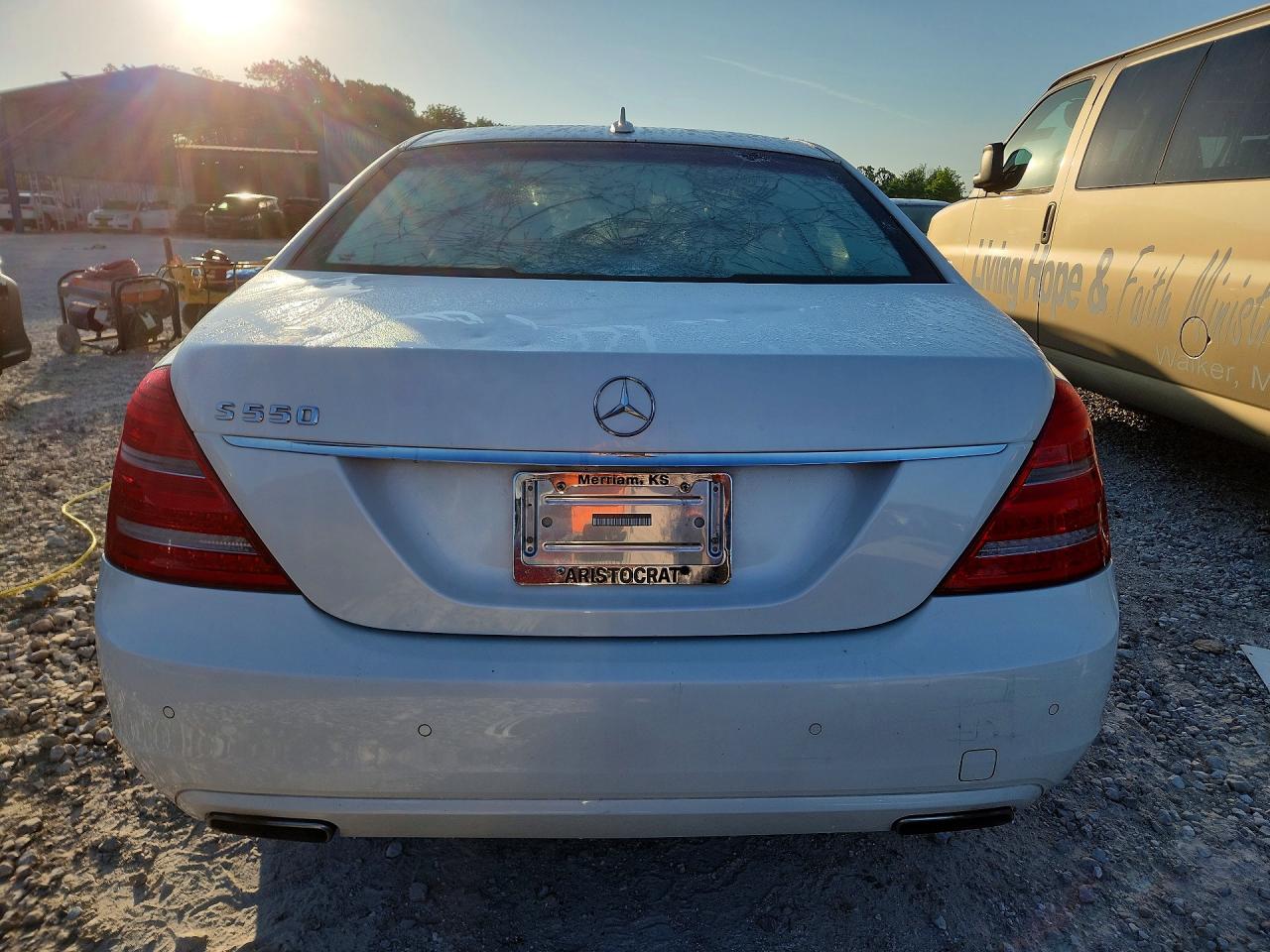 2013 Mercedes-benz S 550 White vin: WDDNG7DB1DA517965