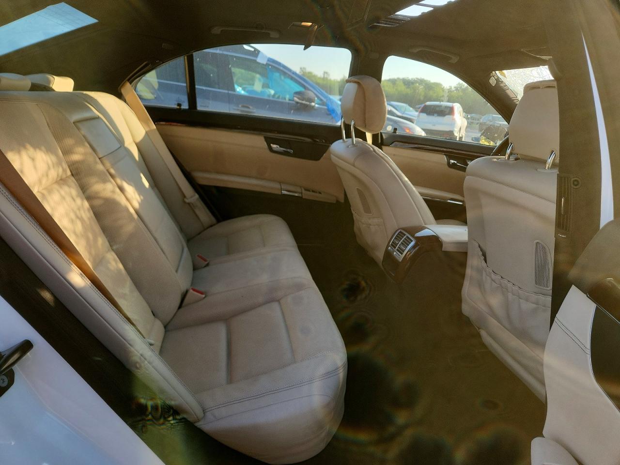 2013 Mercedes-benz S 550 White vin: WDDNG7DB1DA517965