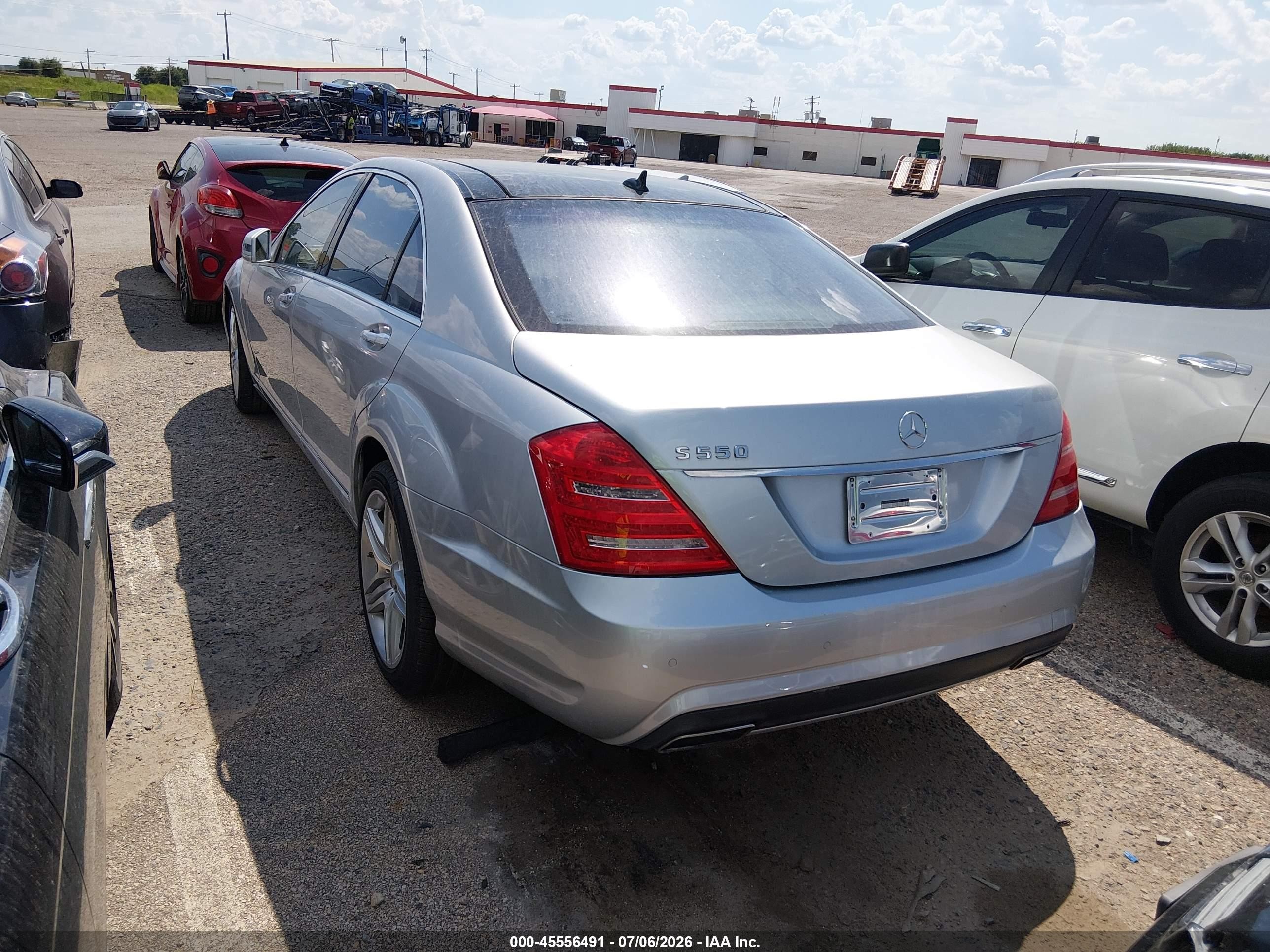 2013 Mercedes-benz S 550   Silver vin: WDDNG7DB1DA519876