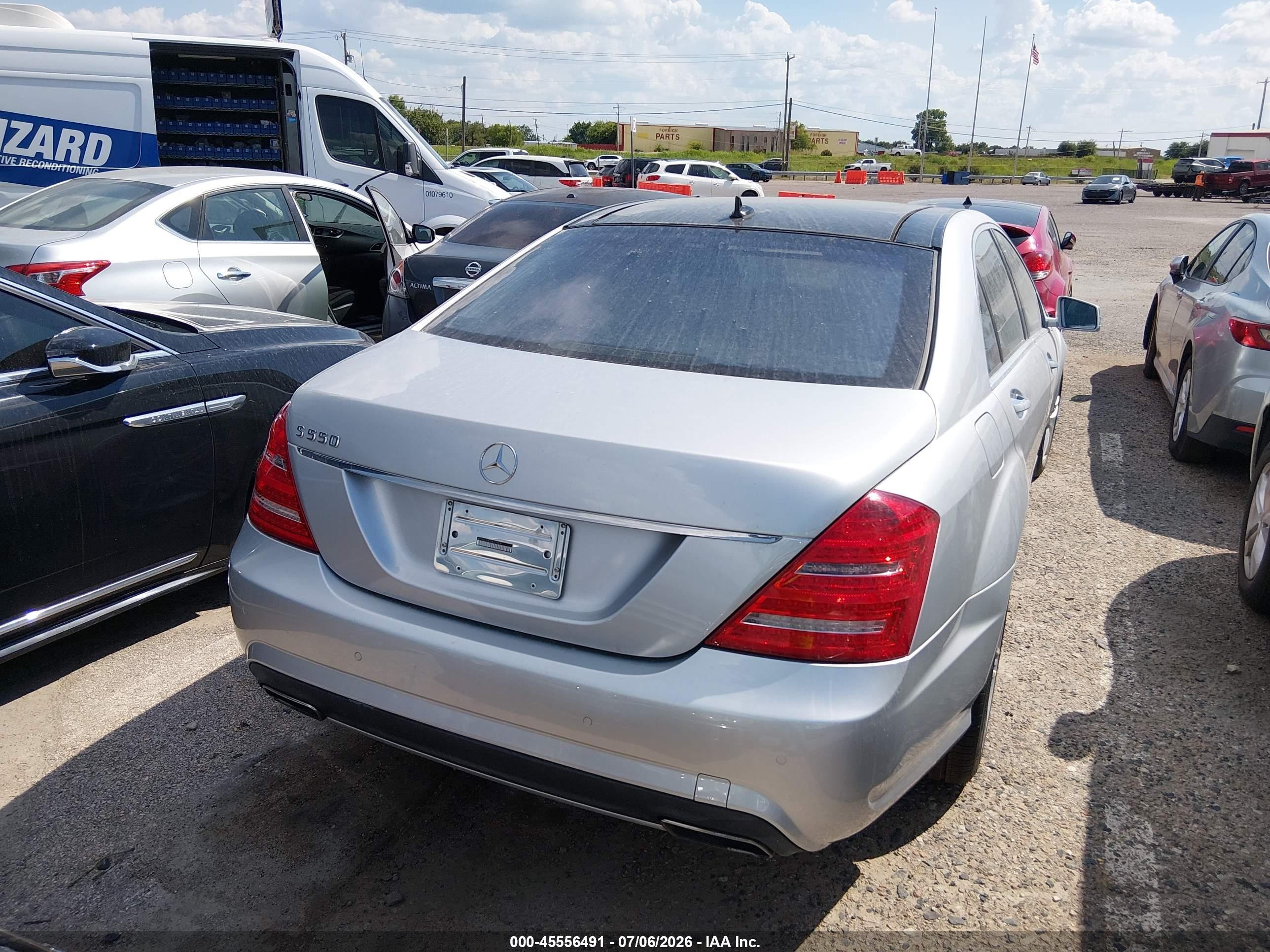 2013 Mercedes-benz S 550   Silver vin: WDDNG7DB1DA519876