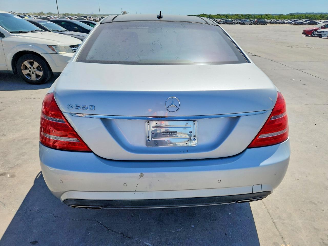 2013 Mercedes-benz S 550 Silver vin: WDDNG7DB1DA519876