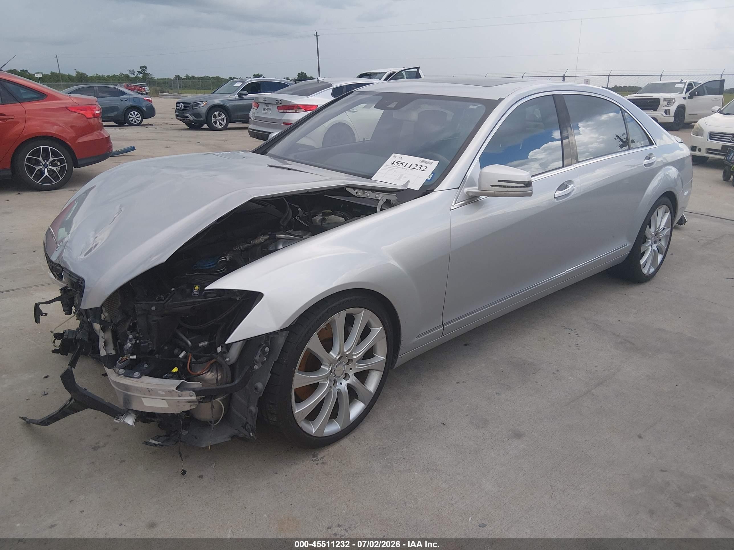 2013 Mercedes-benz S 550   Silver vin: WDDNG7DB1DA534636